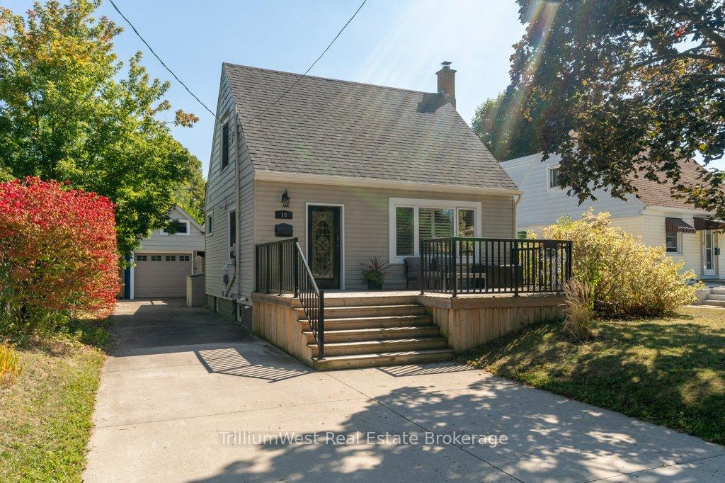 Photo 5 of 18 St. Clair Avenue, Kitchener — HOMEH