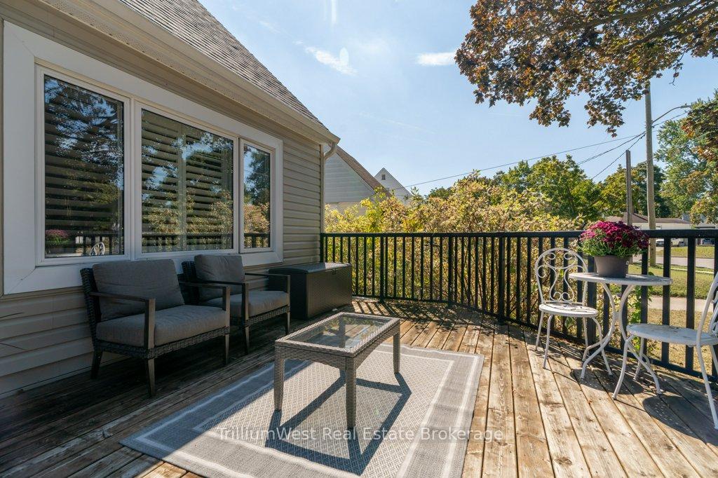 Photo 7 of 18 St. Clair Avenue, Kitchener — HOMEH