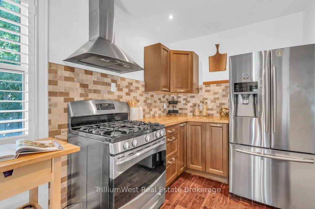 Photo 15 of 18 St. Clair Avenue, Kitchener — HOMEH