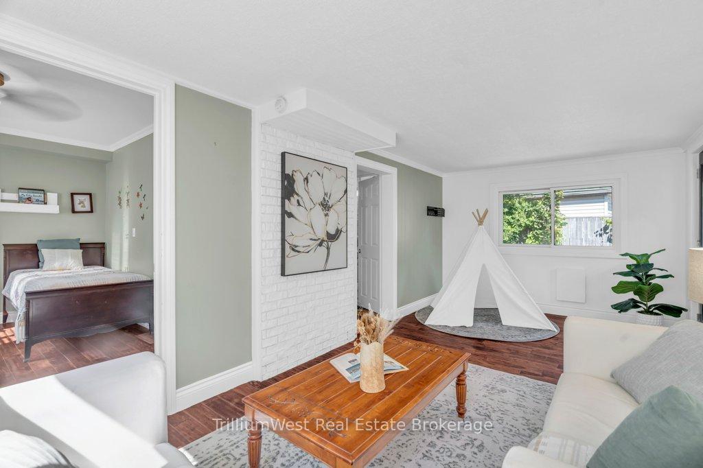 Photo 21 of 18 St. Clair Avenue, Kitchener — HOMEH
