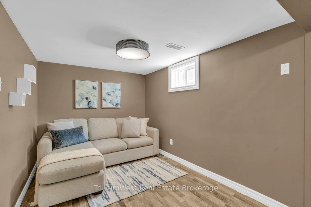 Photo 32 of 18 St. Clair Avenue, Kitchener — HOMEH