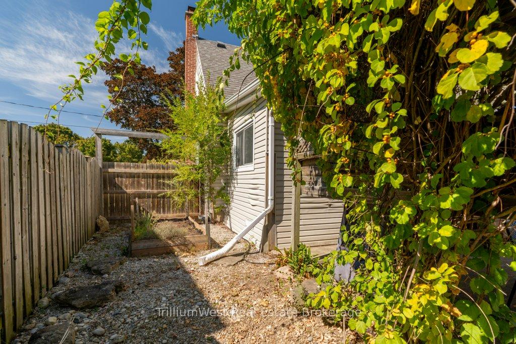 Photo 47 of 18 St. Clair Avenue, Kitchener — HOMEH