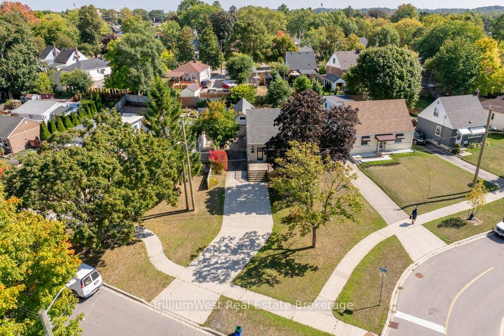 Photo 50 of 18 St. Clair Avenue, Kitchener — HOMEH