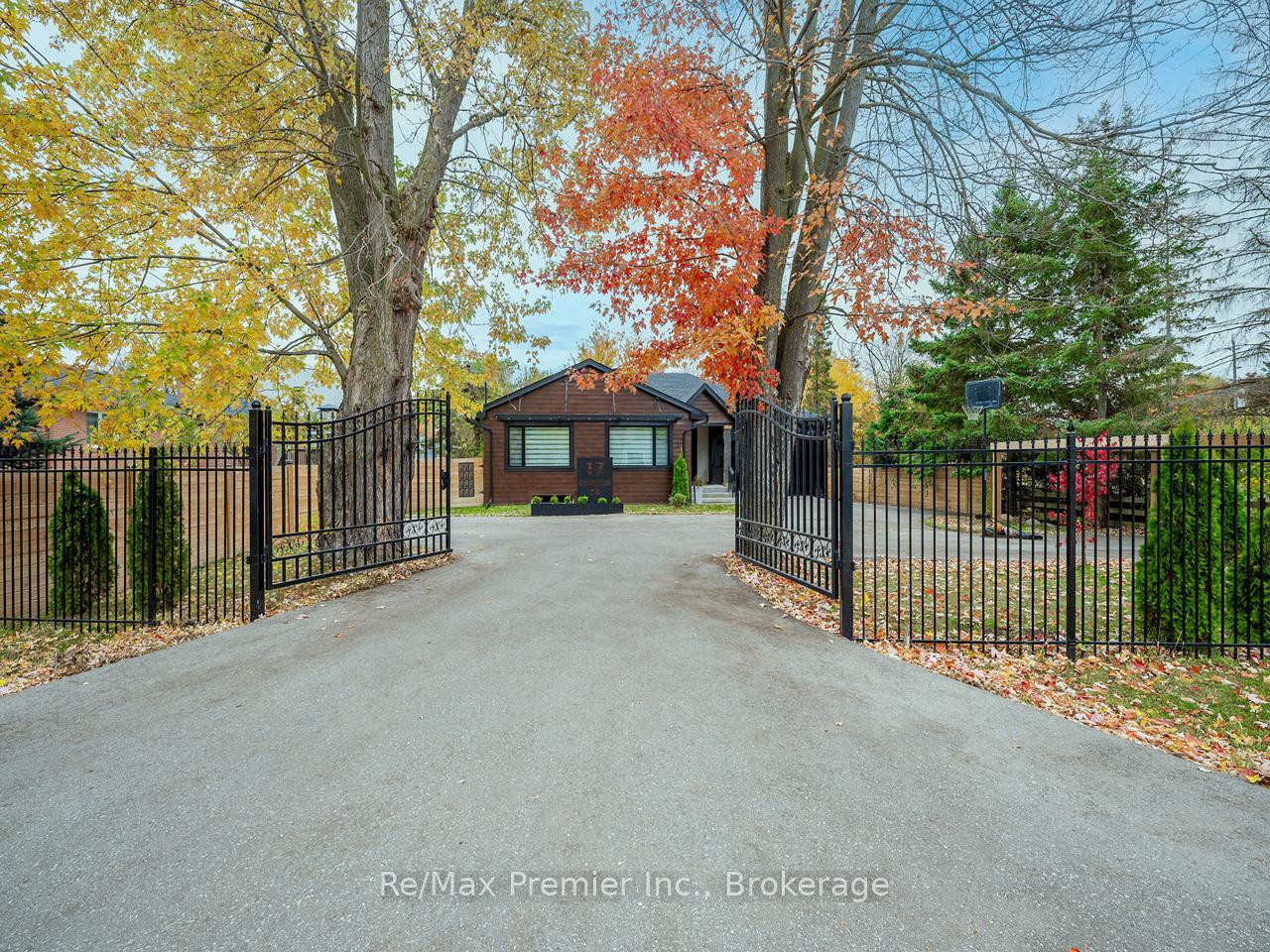 Front of 17 Chinook Drive
