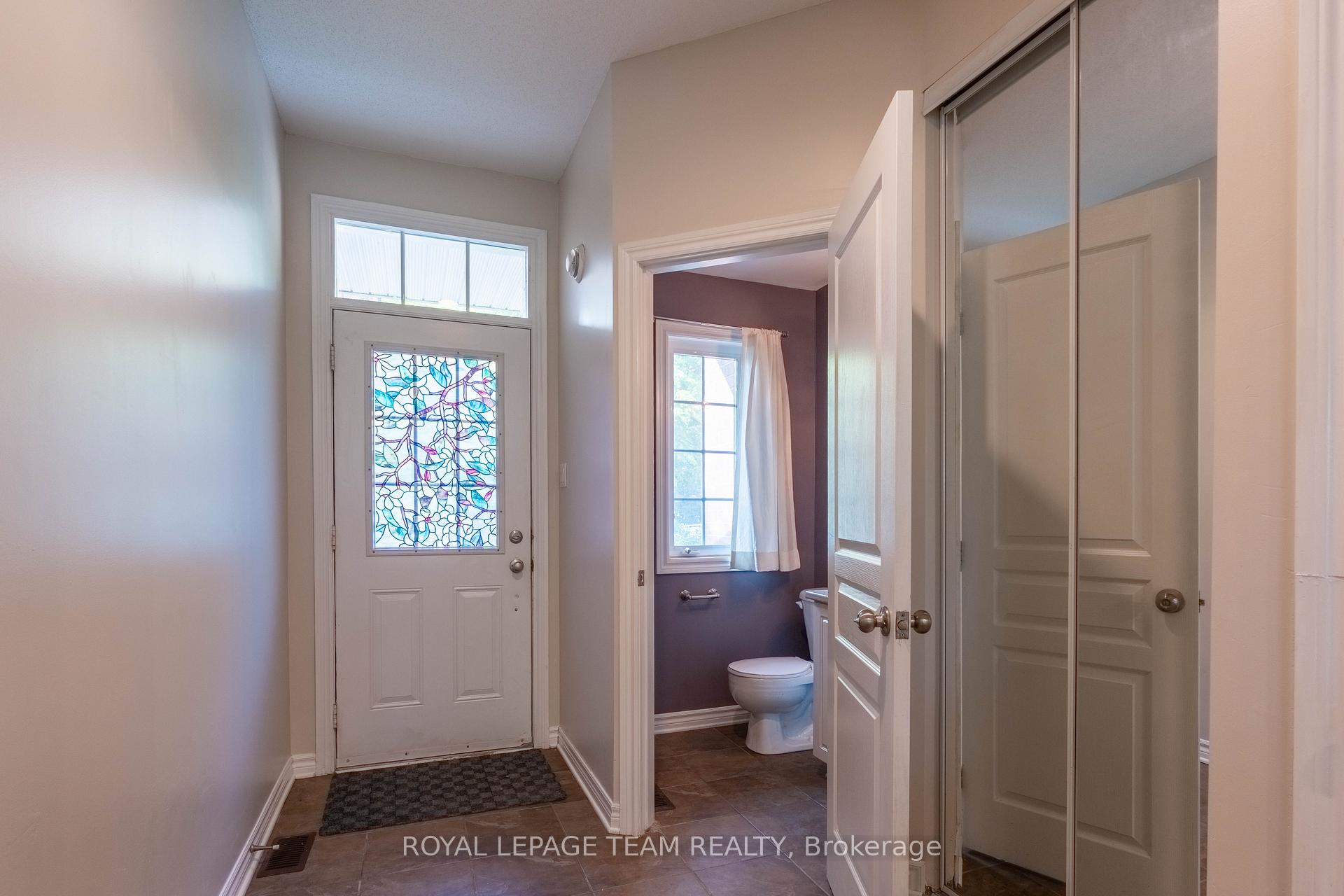 Photo 3 of 238 Tandalee Crescent, Ottawa, Kanata - Emerald Meadows/Trailwest — HOMEH