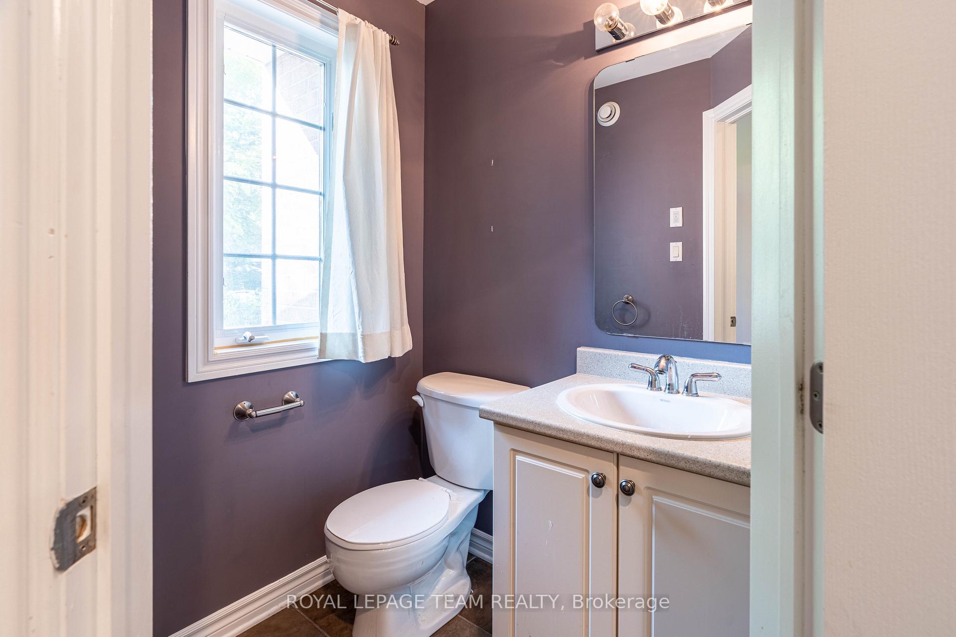 Photo 4 of 238 Tandalee Crescent, Ottawa, Kanata - Emerald Meadows/Trailwest — HOMEH