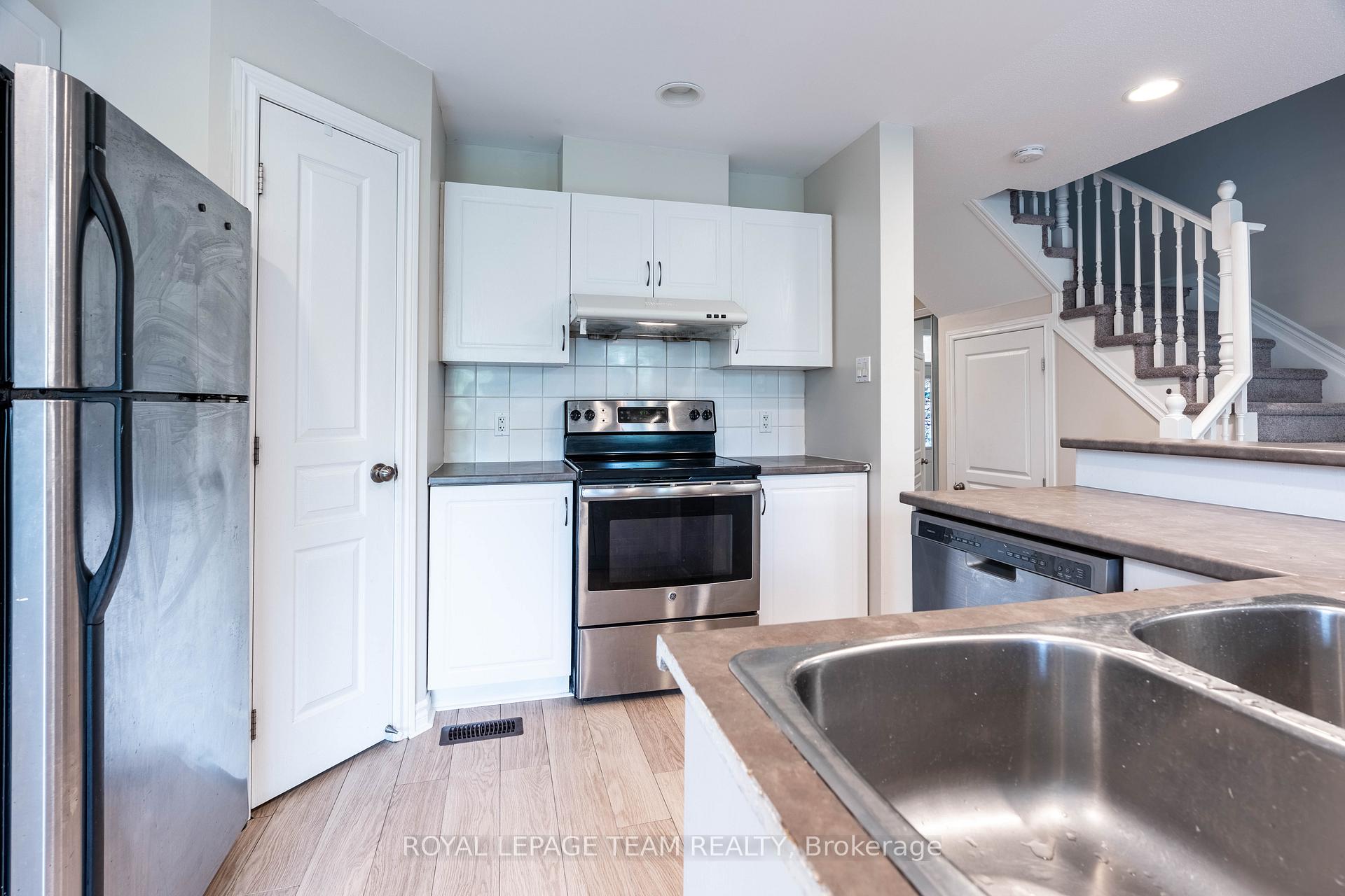 Photo 9 of 238 Tandalee Crescent, Ottawa, Kanata - Emerald Meadows/Trailwest — HOMEH