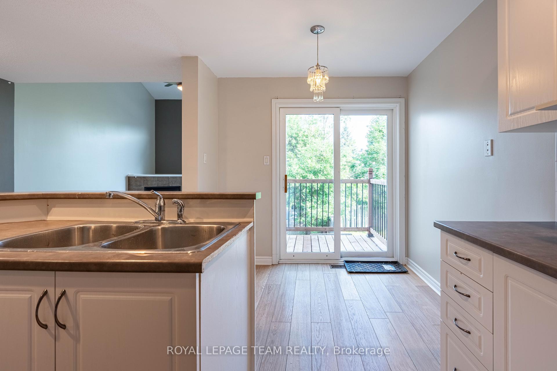 Photo 11 of 238 Tandalee Crescent, Ottawa, Kanata - Emerald Meadows/Trailwest — HOMEH