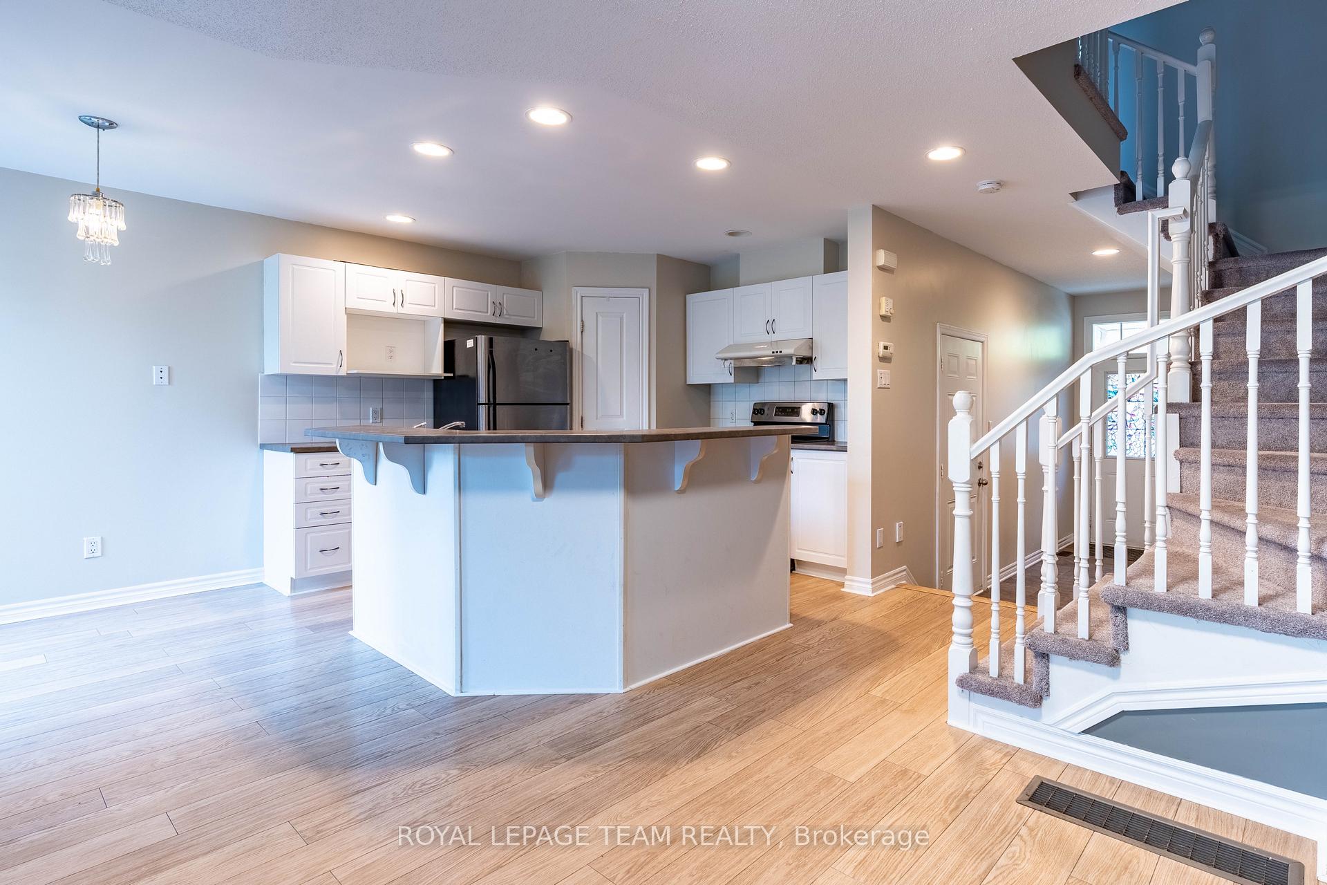 Photo 12 of 238 Tandalee Crescent, Ottawa, Kanata - Emerald Meadows/Trailwest — HOMEH