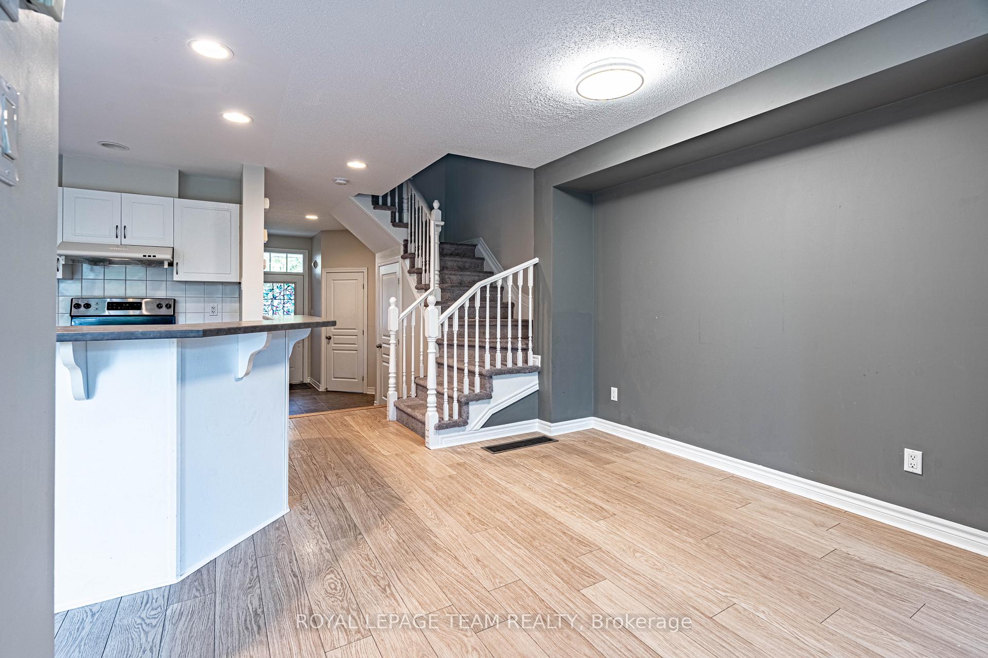Photo 13 of 238 Tandalee Crescent, Ottawa, Kanata - Emerald Meadows/Trailwest — HOMEH