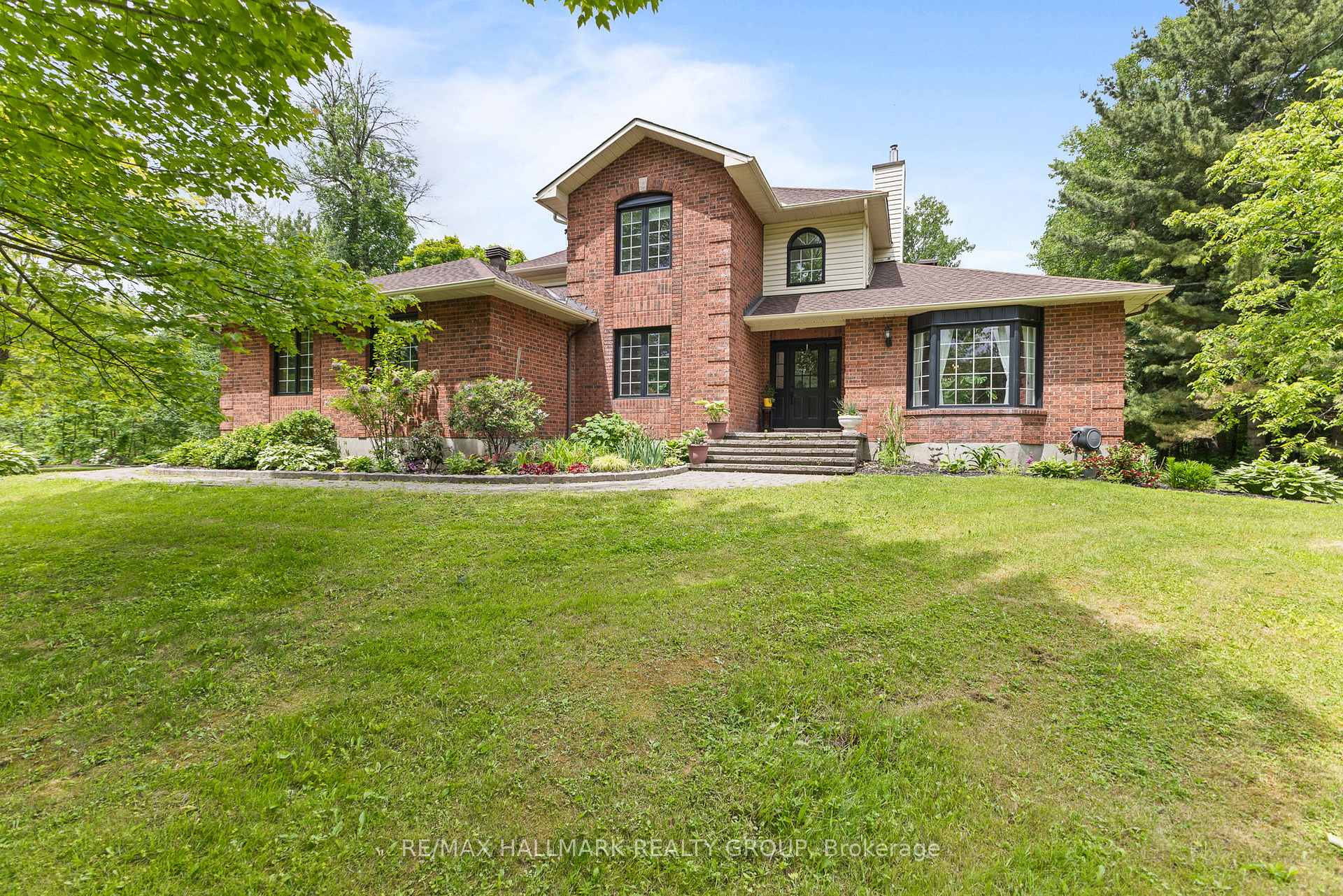 Photo 1 of 1106 Rideau Bend Crescent, Ottawa, Manotick East to Manotick Station — HOMEH