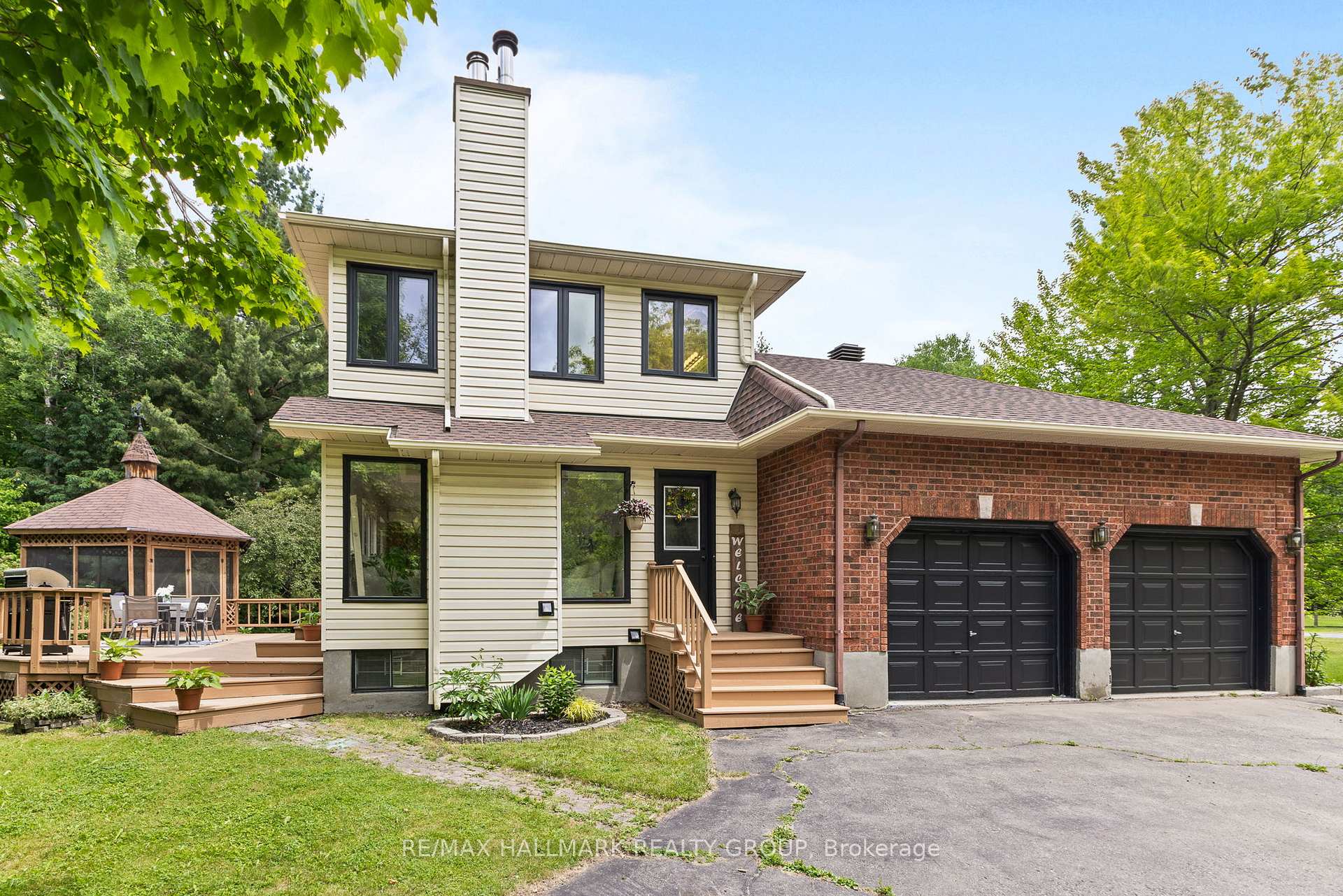 Photo 4 of 1106 Rideau Bend Crescent, Ottawa, Manotick East to Manotick Station — HOMEH