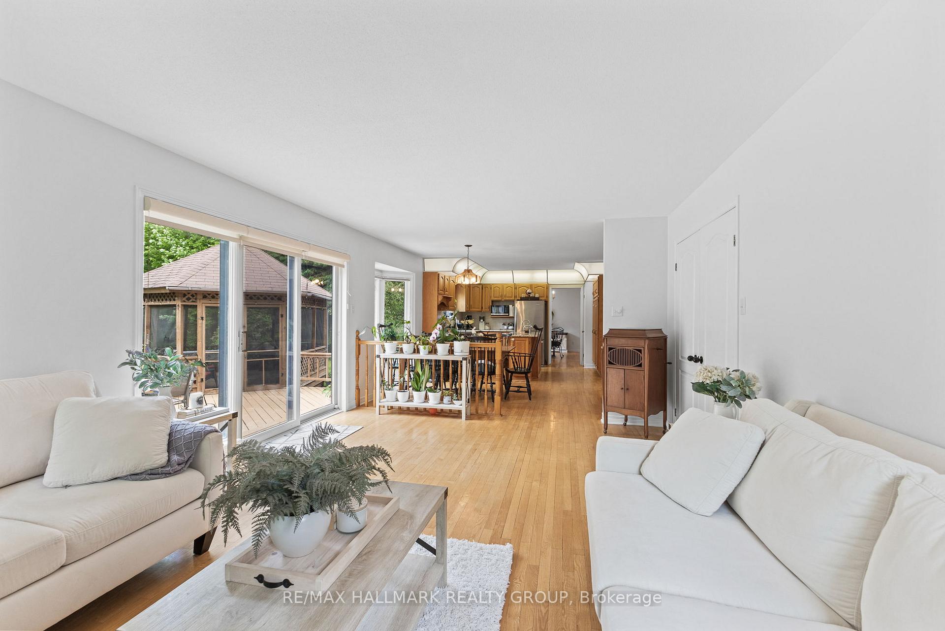Photo 14 of 1106 Rideau Bend Crescent, Ottawa, Manotick East to Manotick Station — HOMEH