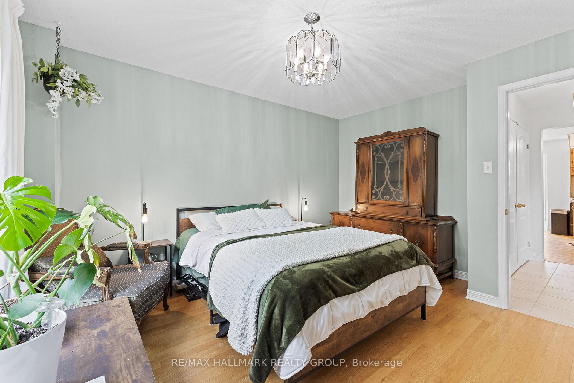 Photo 17 of 1106 Rideau Bend Crescent, Ottawa, Manotick East to Manotick Station — HOMEH