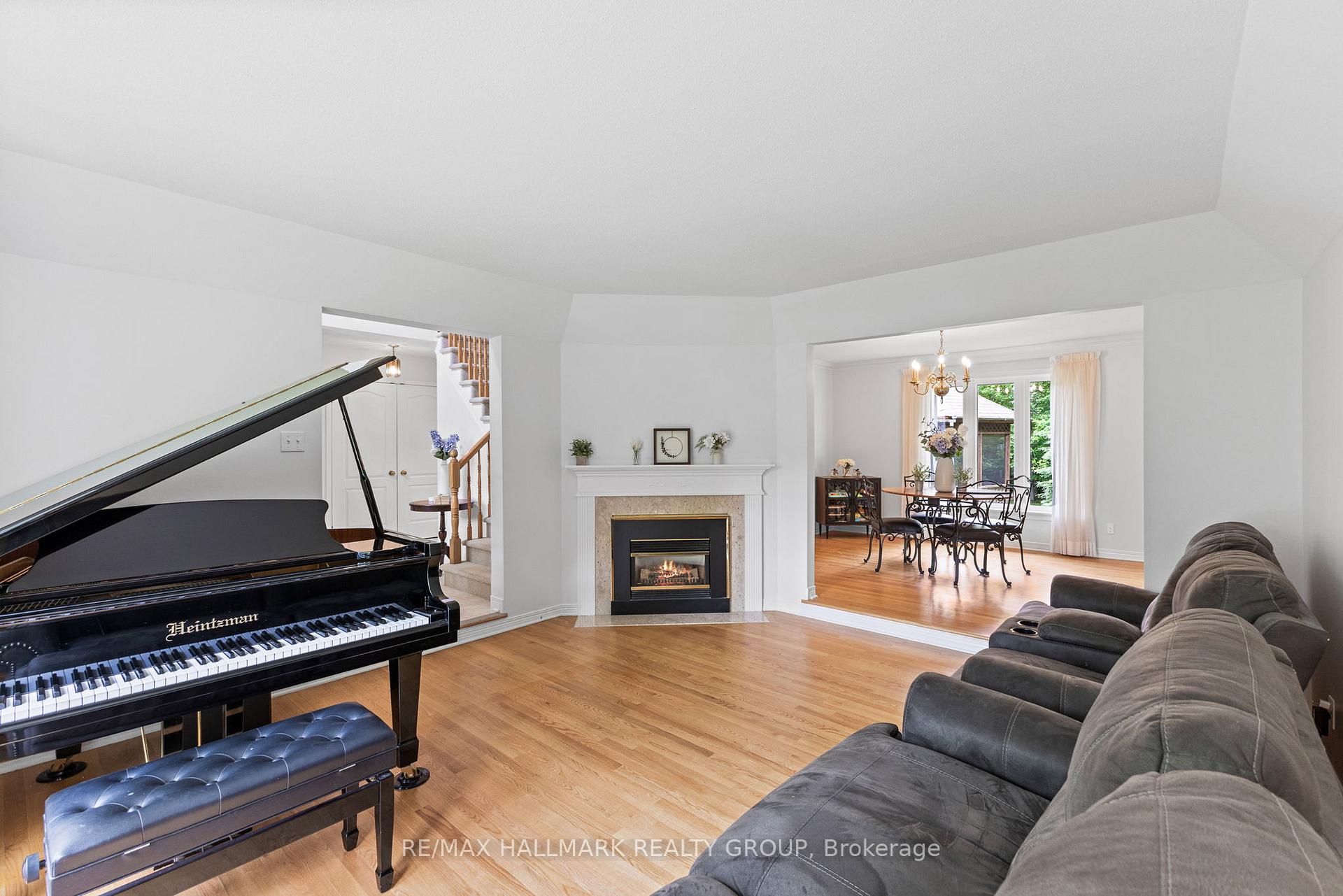 Photo 19 of 1106 Rideau Bend Crescent, Ottawa, Manotick East to Manotick Station — HOMEH