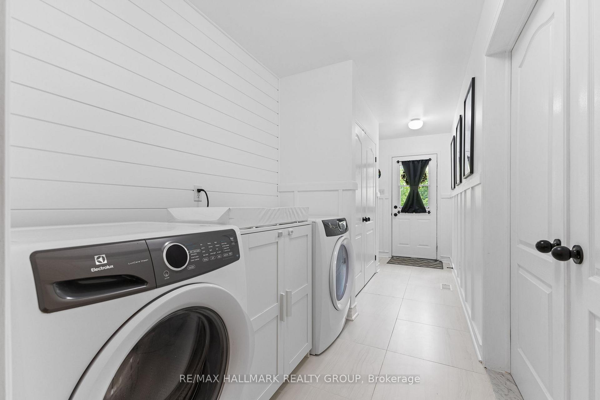 Photo 21 of 1106 Rideau Bend Crescent, Ottawa, Manotick East to Manotick Station — HOMEH