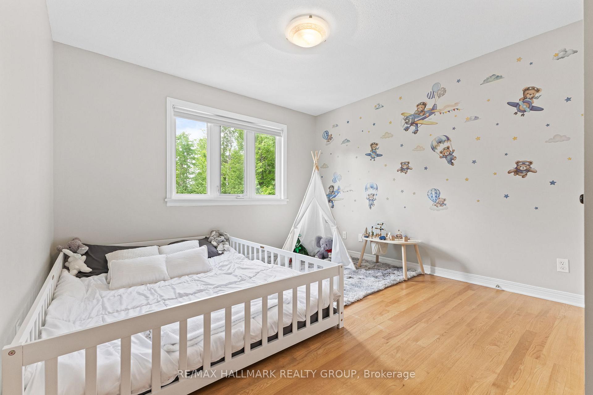 Photo 23 of 1106 Rideau Bend Crescent, Ottawa, Manotick East to Manotick Station — HOMEH