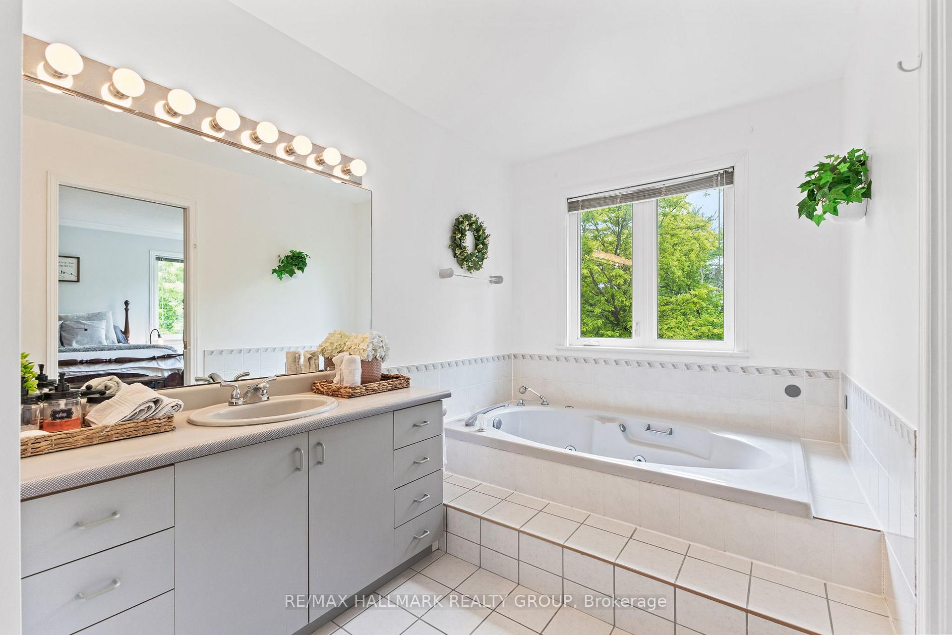 Photo 32 of 1106 Rideau Bend Crescent, Ottawa, Manotick East to Manotick Station — HOMEH