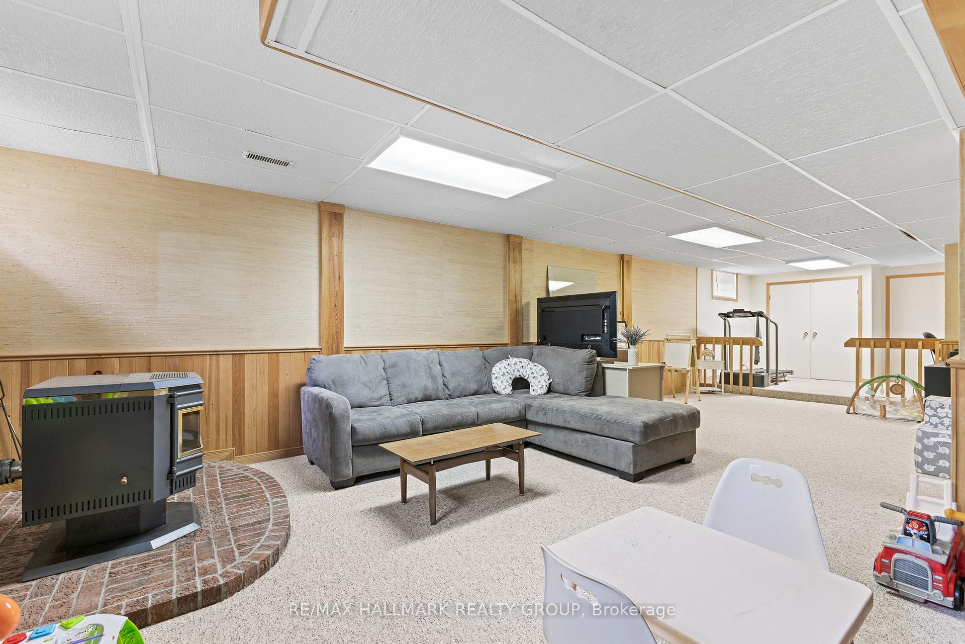 Photo 37 of 1106 Rideau Bend Crescent, Ottawa, Manotick East to Manotick Station — HOMEH