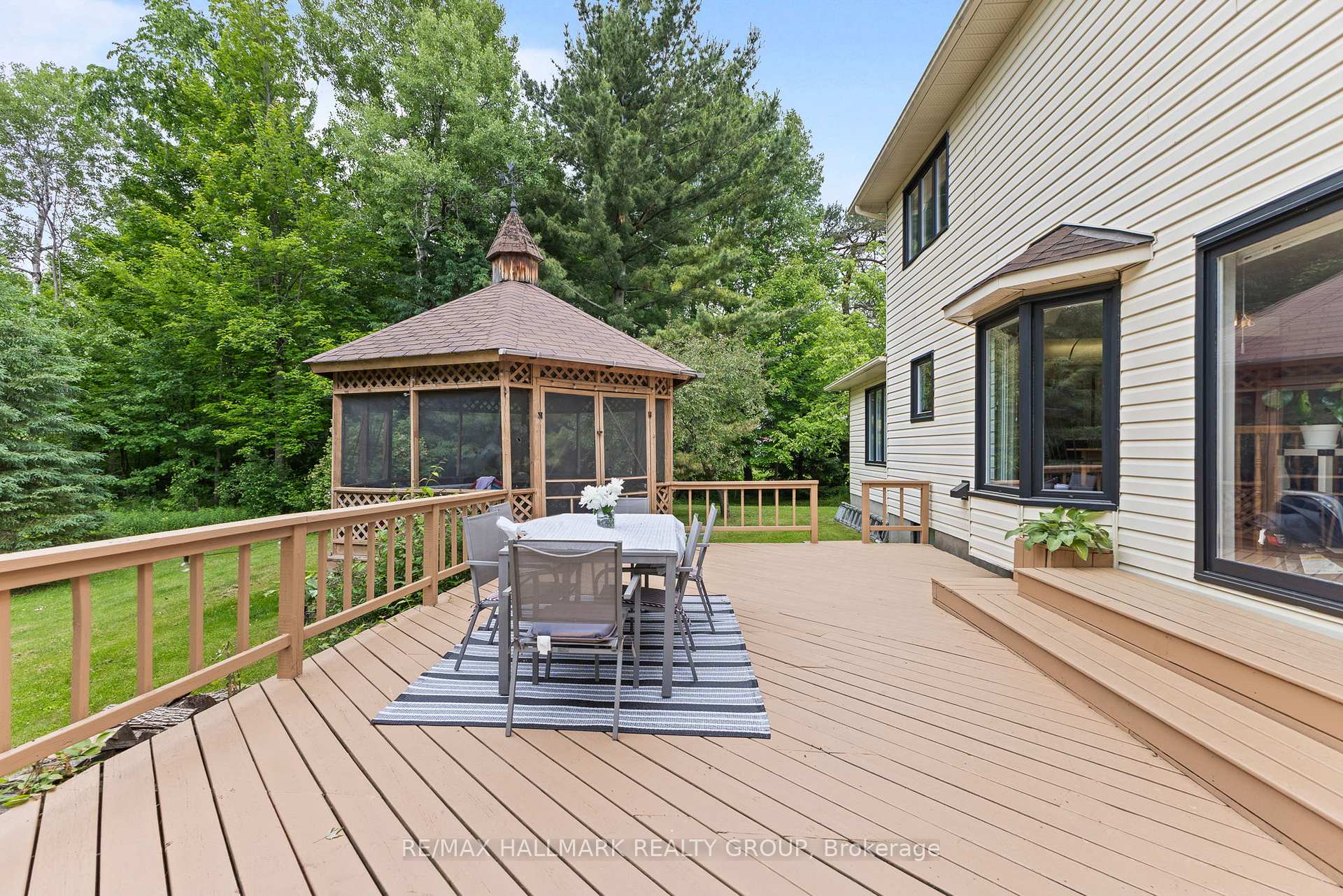 Photo 40 of 1106 Rideau Bend Crescent, Ottawa, Manotick East to Manotick Station — HOMEH