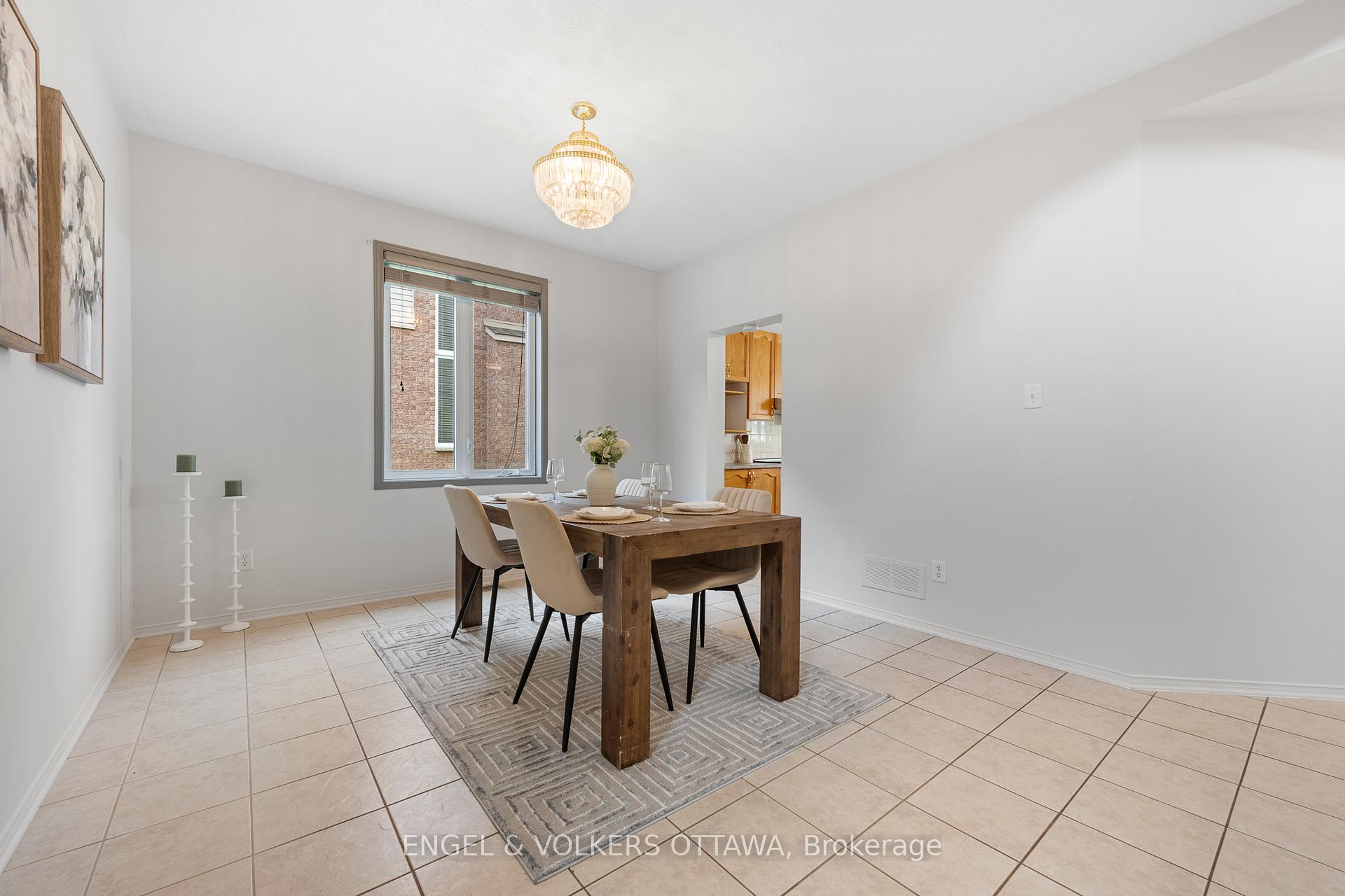 Photo 7 of 26 Redcar Crescent, Ottawa, Kanata - Morgan's Grant/South March — HOMEH