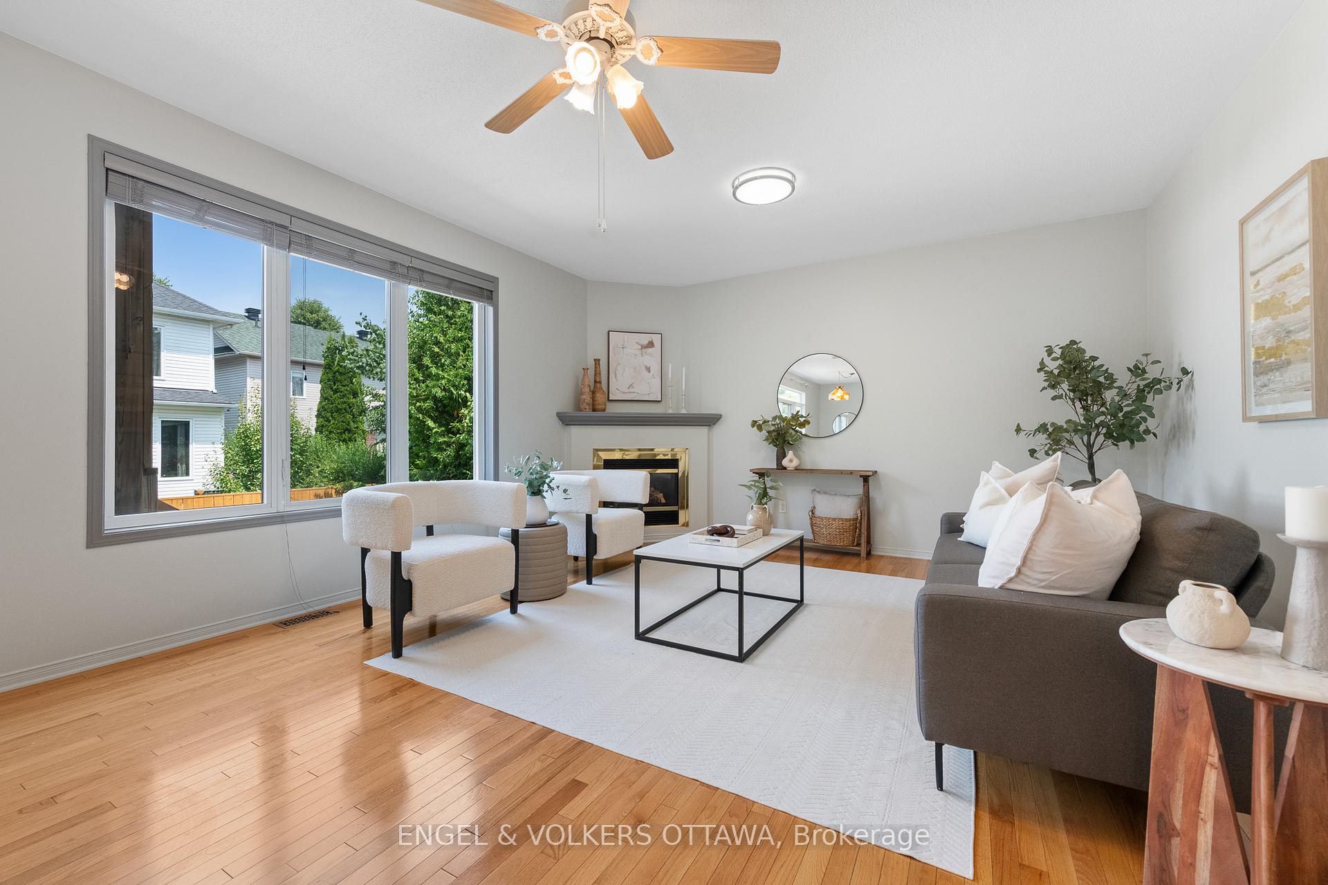 Photo 14 of 26 Redcar Crescent, Ottawa, Kanata - Morgan's Grant/South March — HOMEH