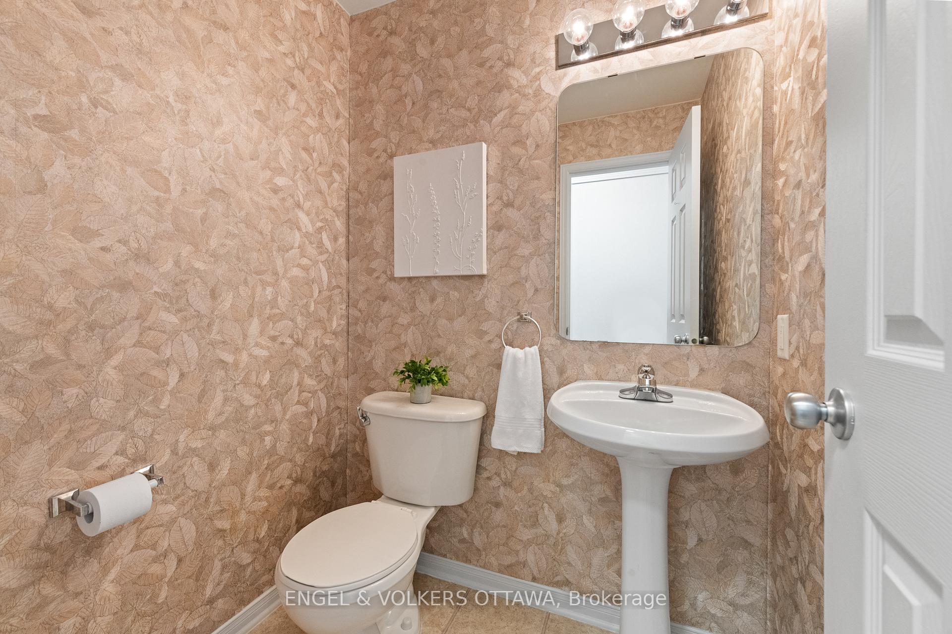 Photo 19 of 26 Redcar Crescent, Ottawa, Kanata - Morgan's Grant/South March — HOMEH