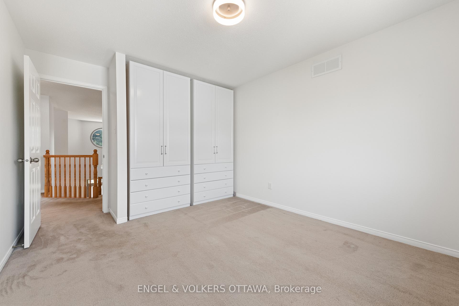 Photo 28 of 26 Redcar Crescent, Ottawa, Kanata - Morgan's Grant/South March — HOMEH