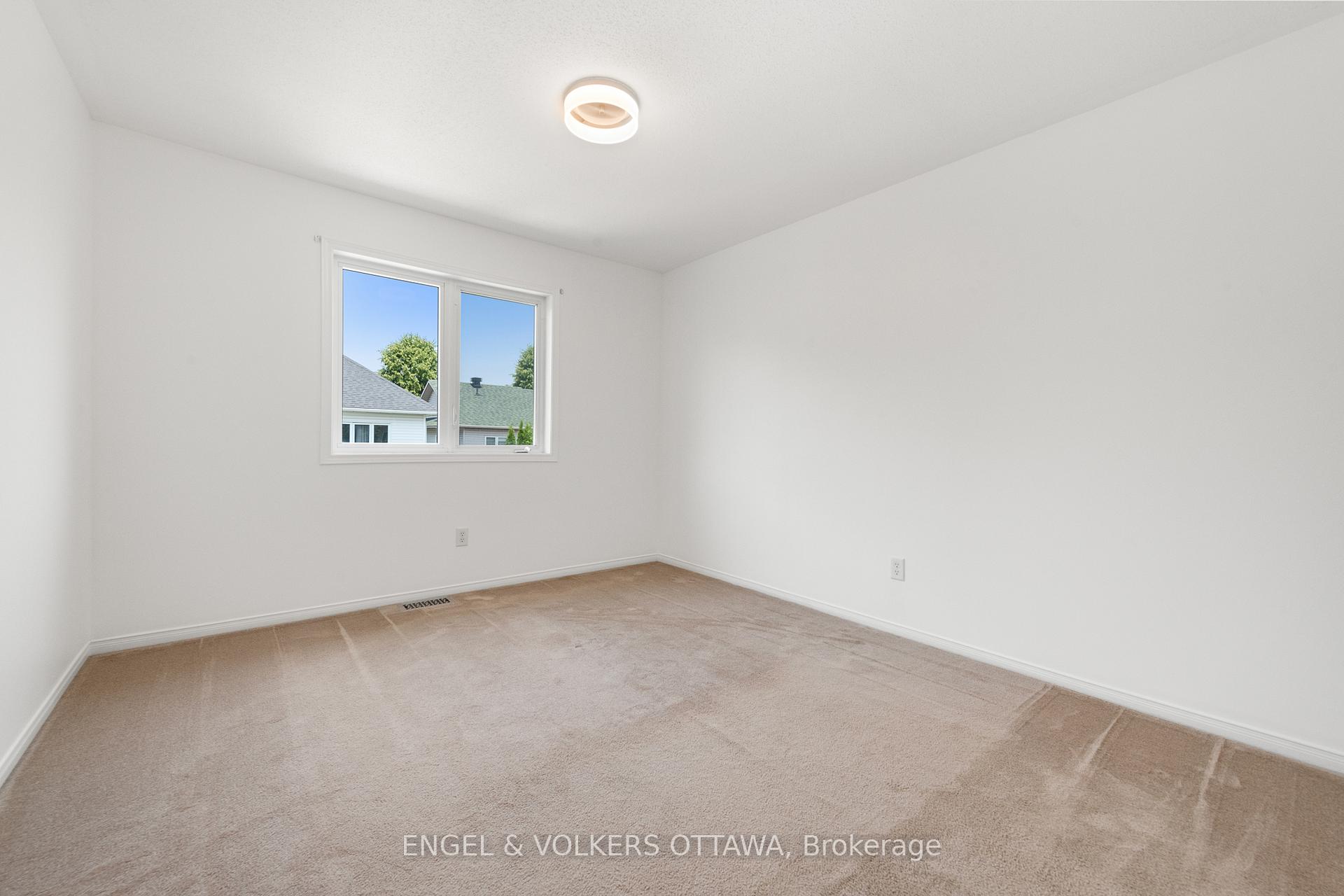 Photo 29 of 26 Redcar Crescent, Ottawa, Kanata - Morgan's Grant/South March — HOMEH