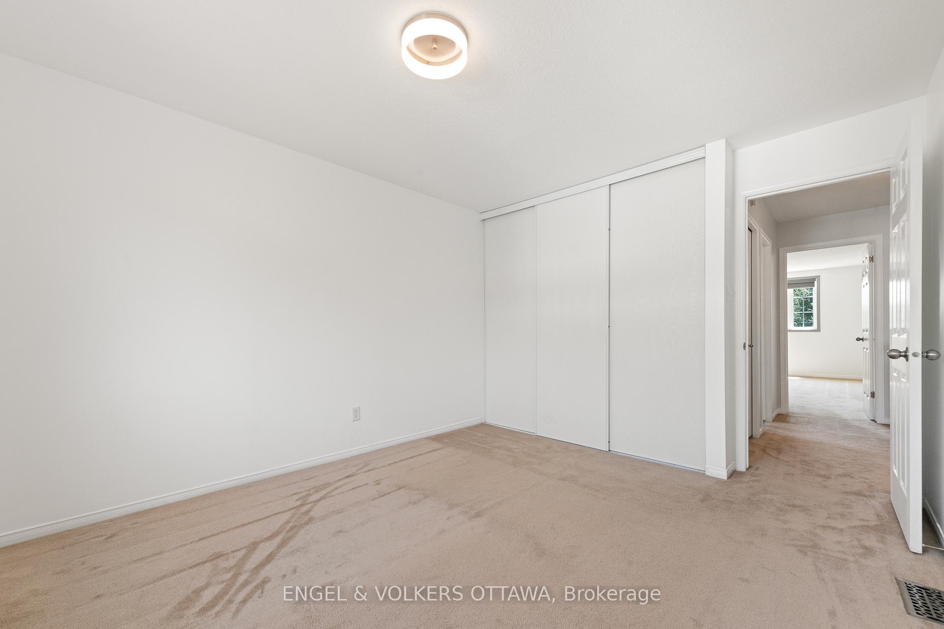 Photo 30 of 26 Redcar Crescent, Ottawa, Kanata - Morgan's Grant/South March — HOMEH