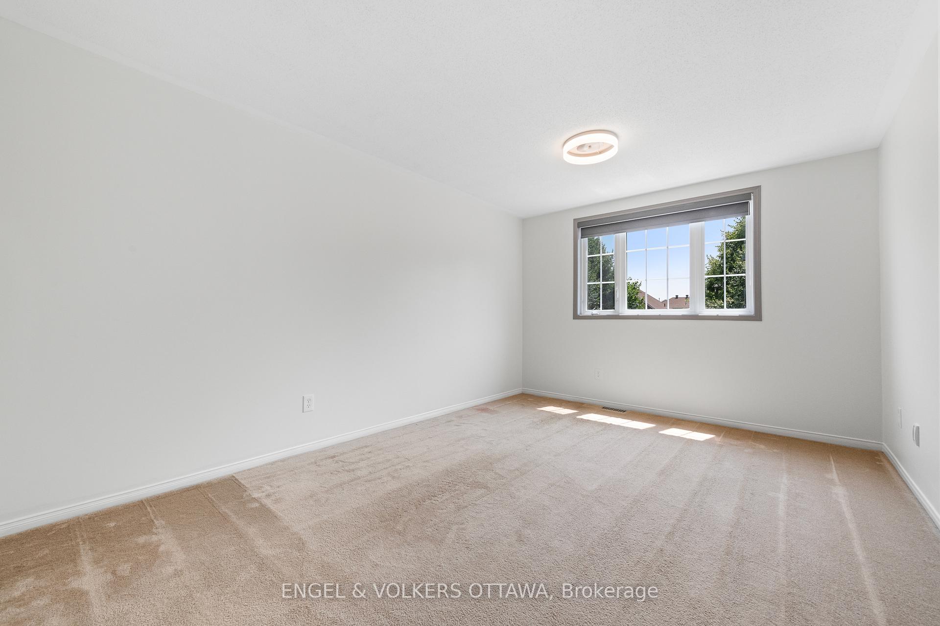 Photo 31 of 26 Redcar Crescent, Ottawa, Kanata - Morgan's Grant/South March — HOMEH