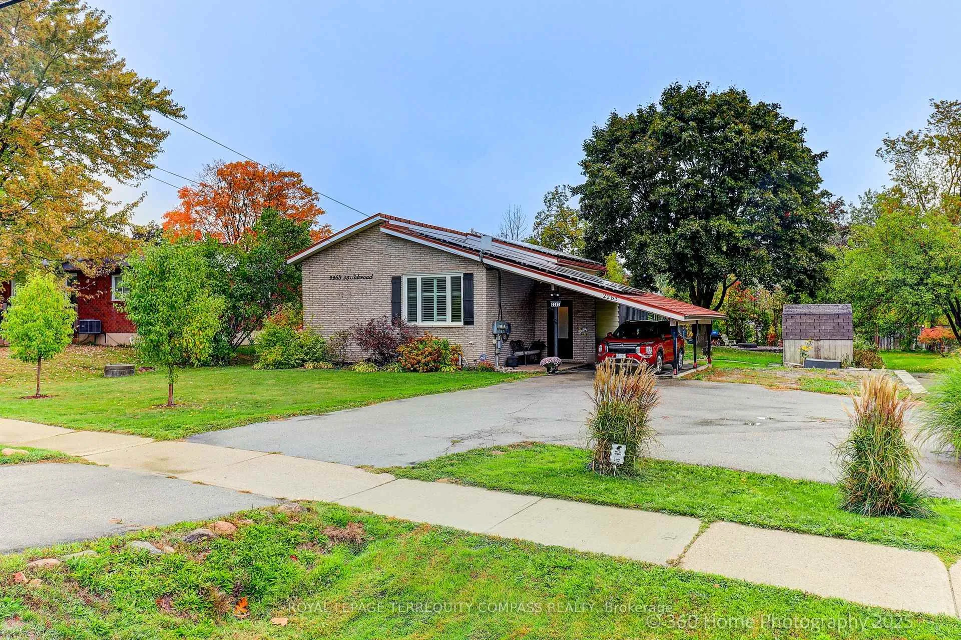 Front of 2263 25th Side Road