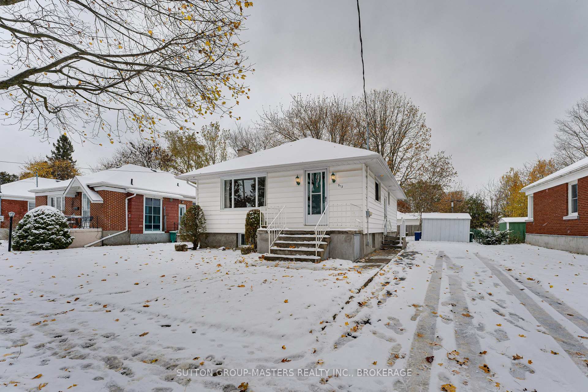 Photo 2 of 913 Victoria Street, Kingston, East of Sir John A. Blvd — HOMEH