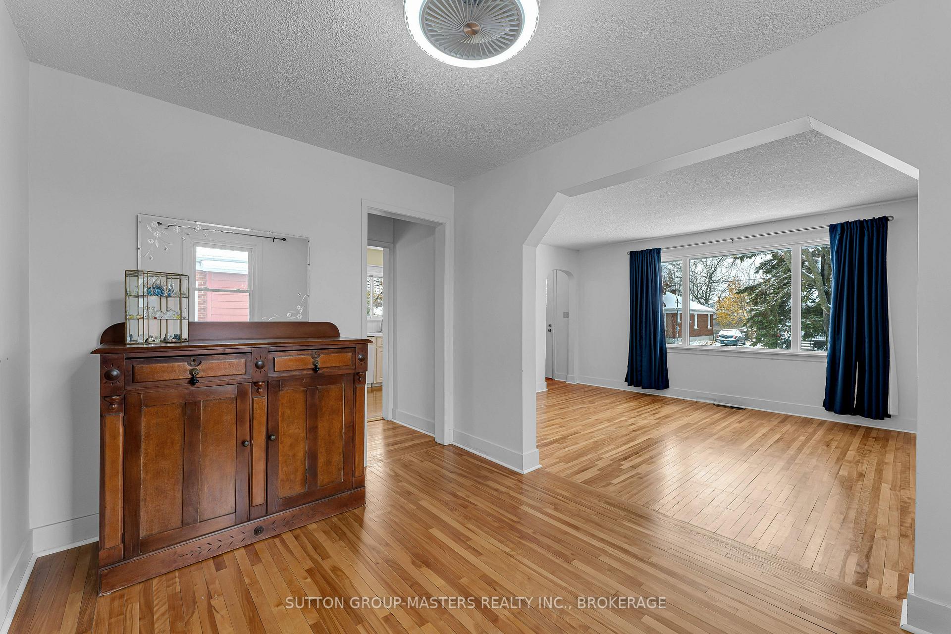 Photo 9 of 913 Victoria Street, Kingston, East of Sir John A. Blvd — HOMEH