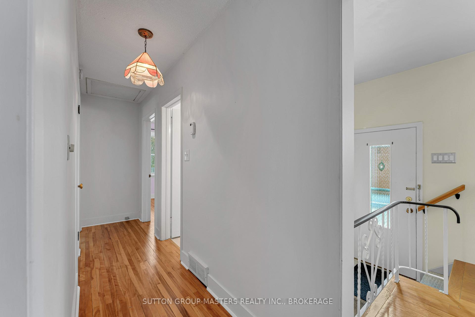 Photo 10 of 913 Victoria Street, Kingston, East of Sir John A. Blvd — HOMEH