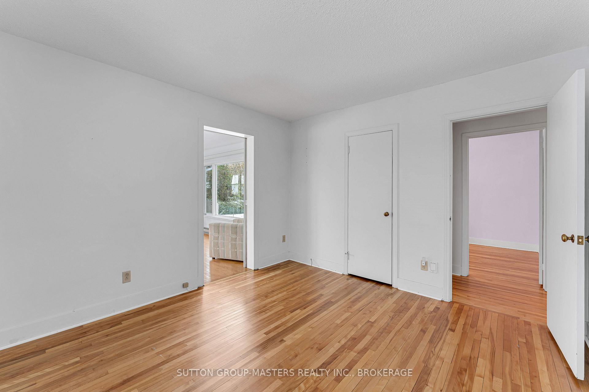 Photo 19 of 913 Victoria Street, Kingston, East of Sir John A. Blvd — HOMEH