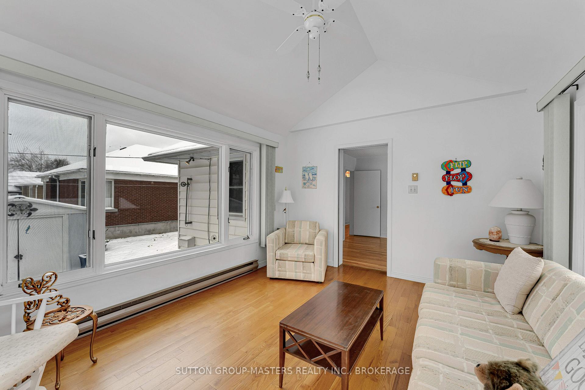 Photo 21 of 913 Victoria Street, Kingston, East of Sir John A. Blvd — HOMEH