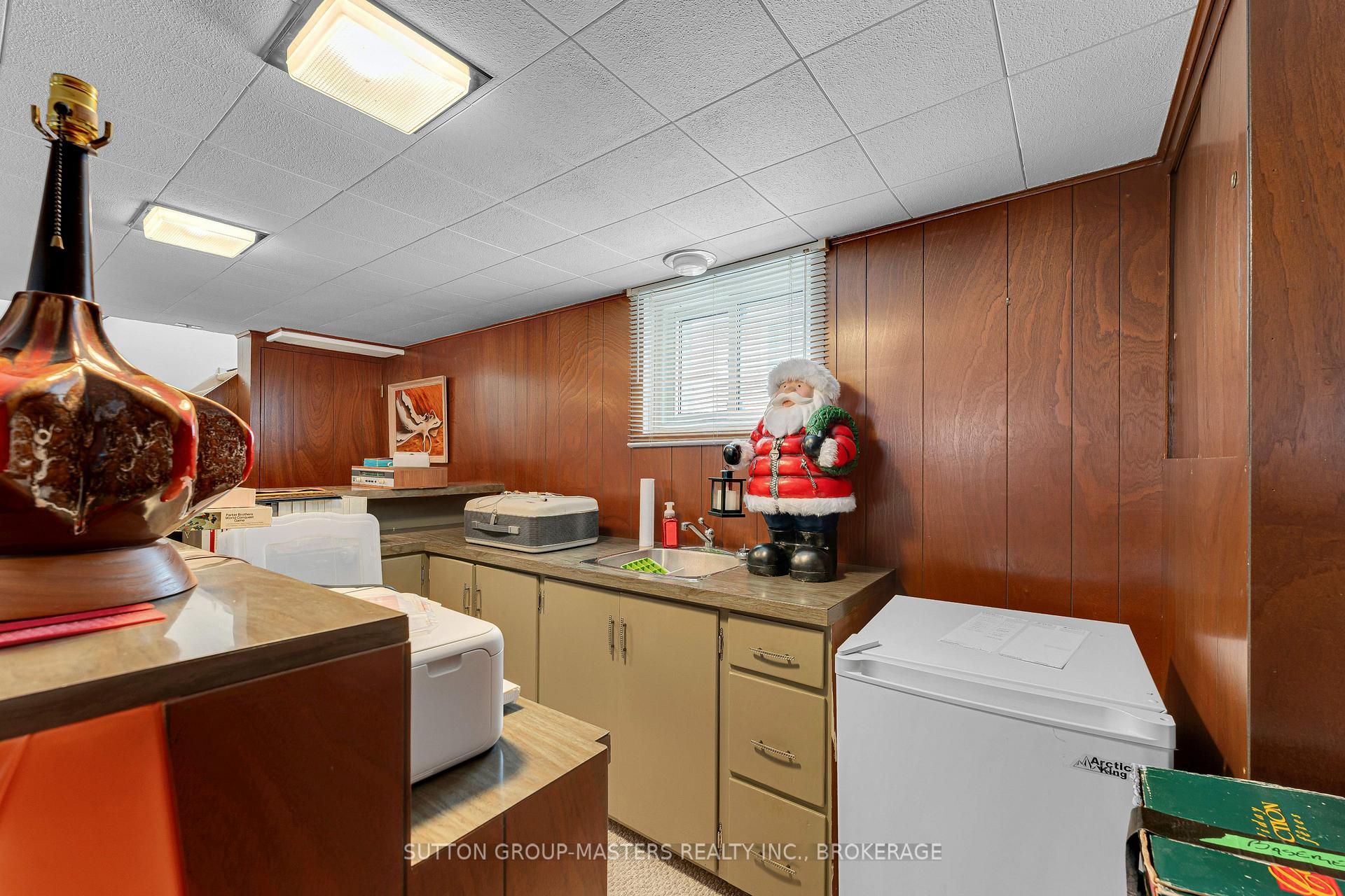 Photo 25 of 913 Victoria Street, Kingston, East of Sir John A. Blvd — HOMEH