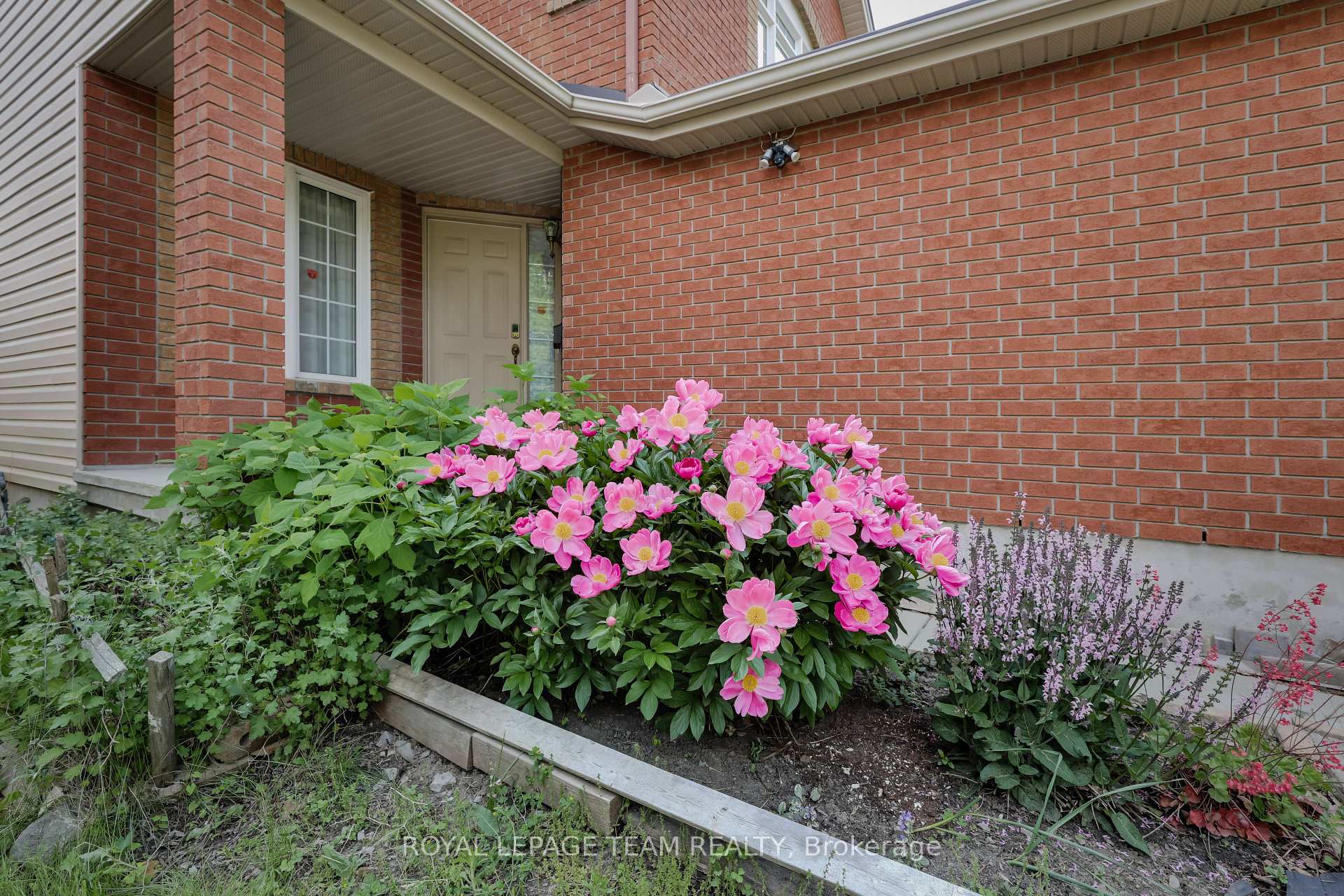 Photo 3 of 51 Stikine Drive, Ottawa, Kanata - Kanata Lakes/Heritage Hills — HOMEH