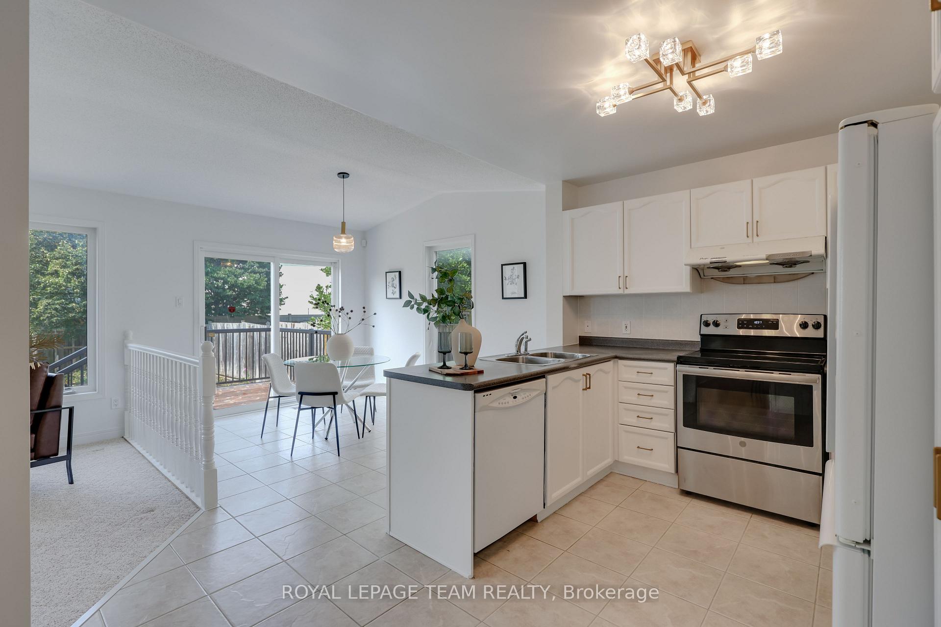 Photo 18 of 51 Stikine Drive, Ottawa, Kanata - Kanata Lakes/Heritage Hills — HOMEH