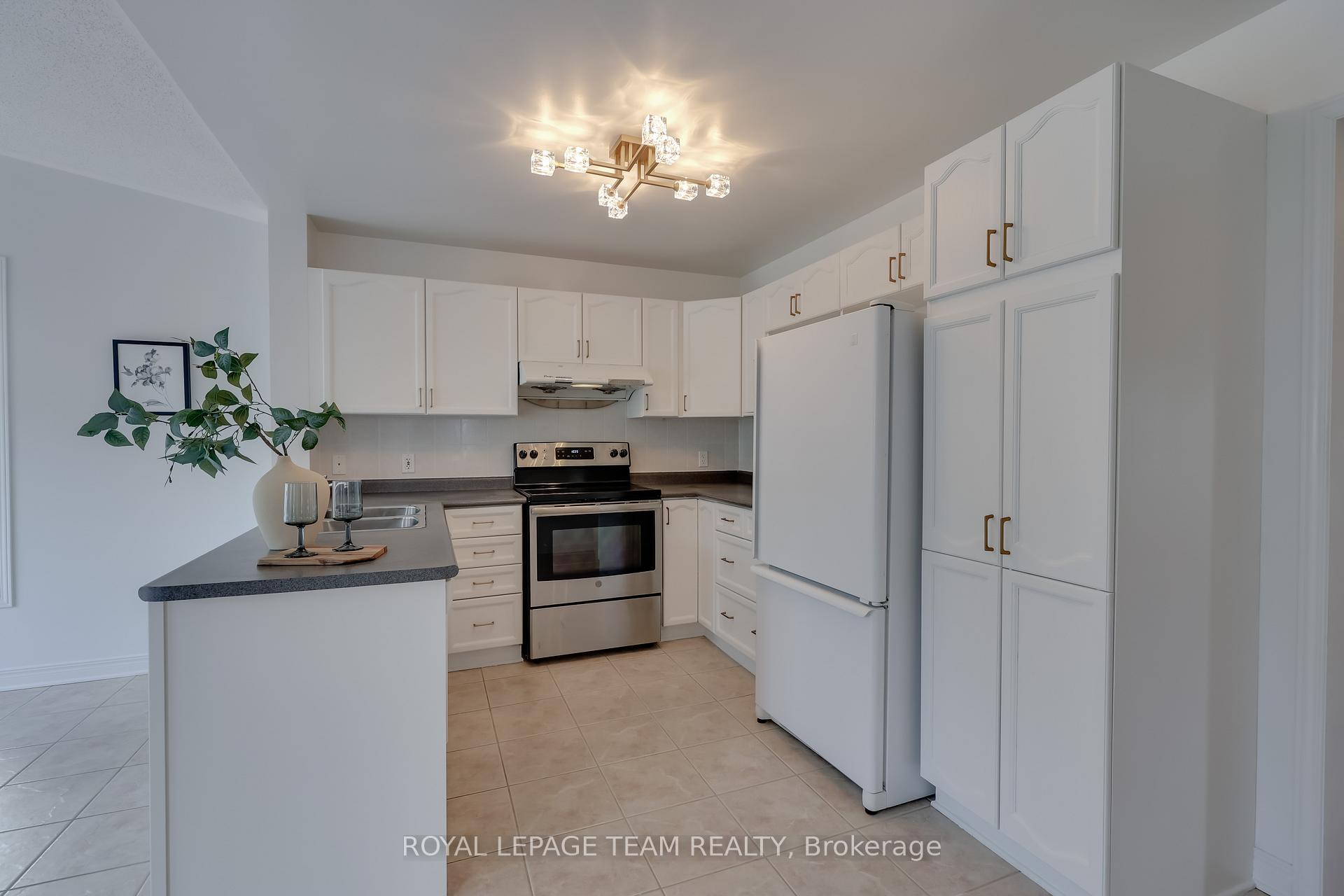 Photo 19 of 51 Stikine Drive, Ottawa, Kanata - Kanata Lakes/Heritage Hills — HOMEH
