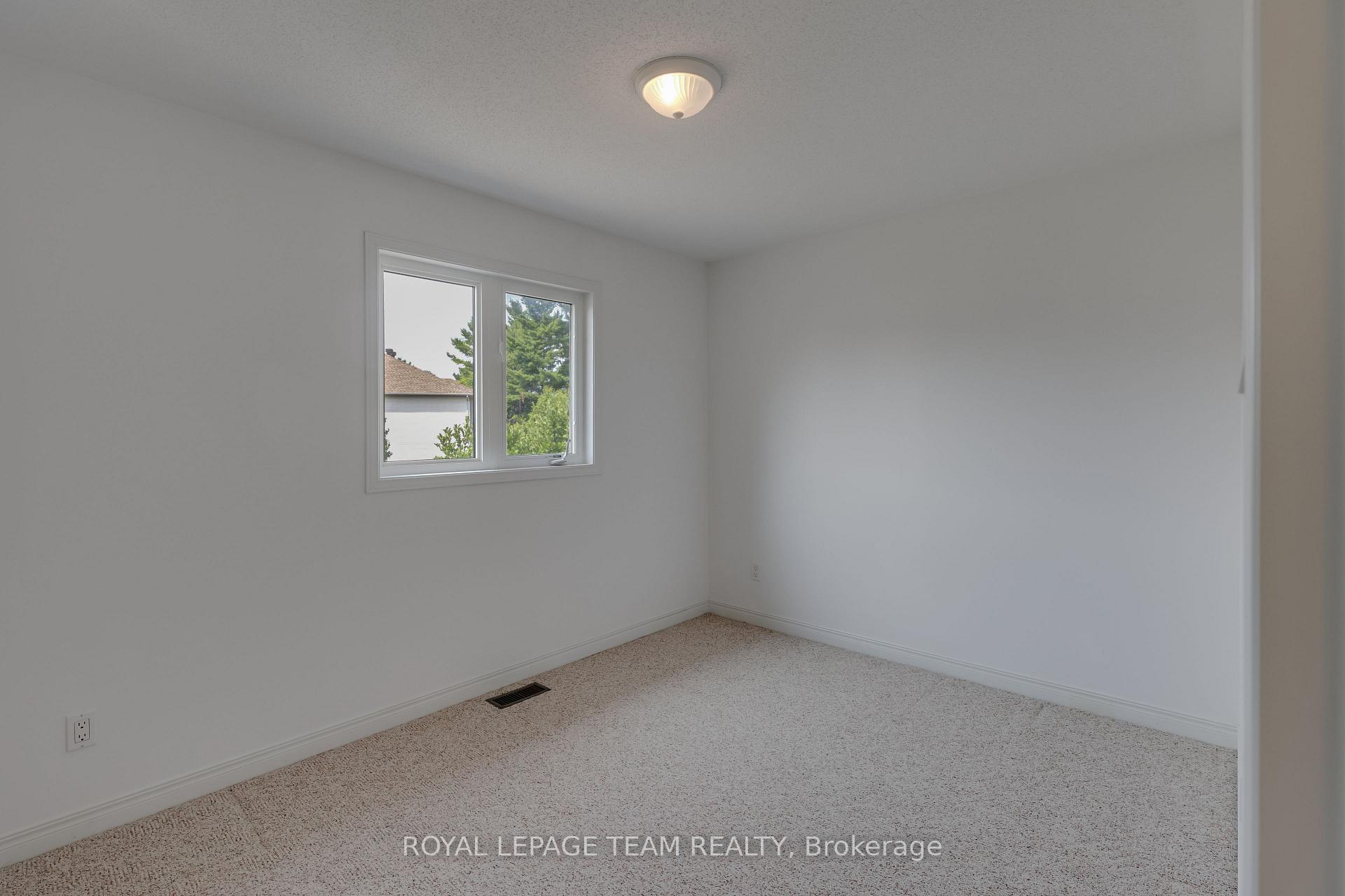 Photo 37 of 51 Stikine Drive, Ottawa, Kanata - Kanata Lakes/Heritage Hills — HOMEH