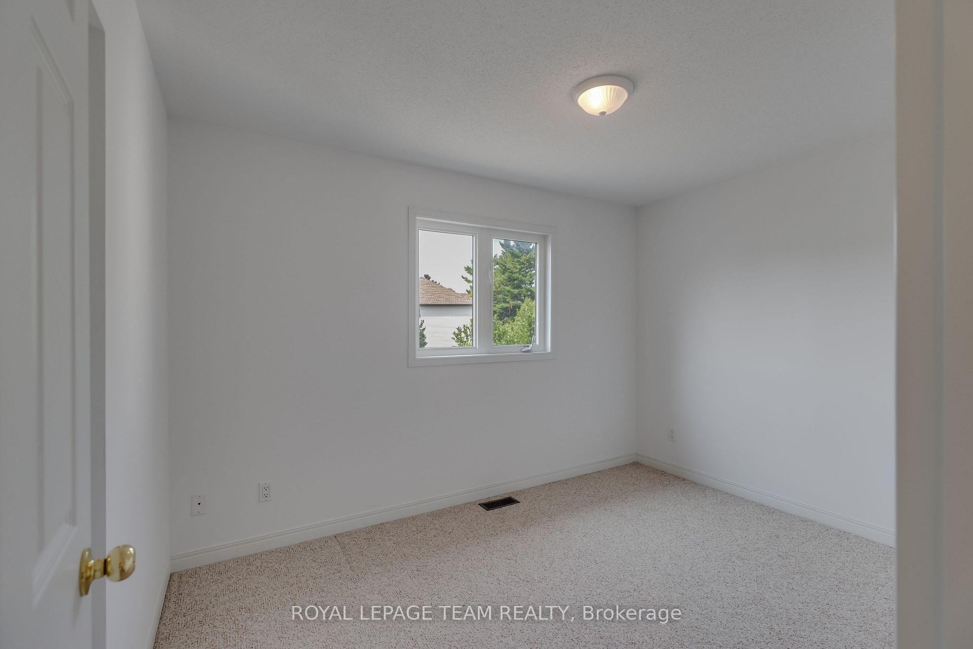 Photo 38 of 51 Stikine Drive, Ottawa, Kanata - Kanata Lakes/Heritage Hills — HOMEH