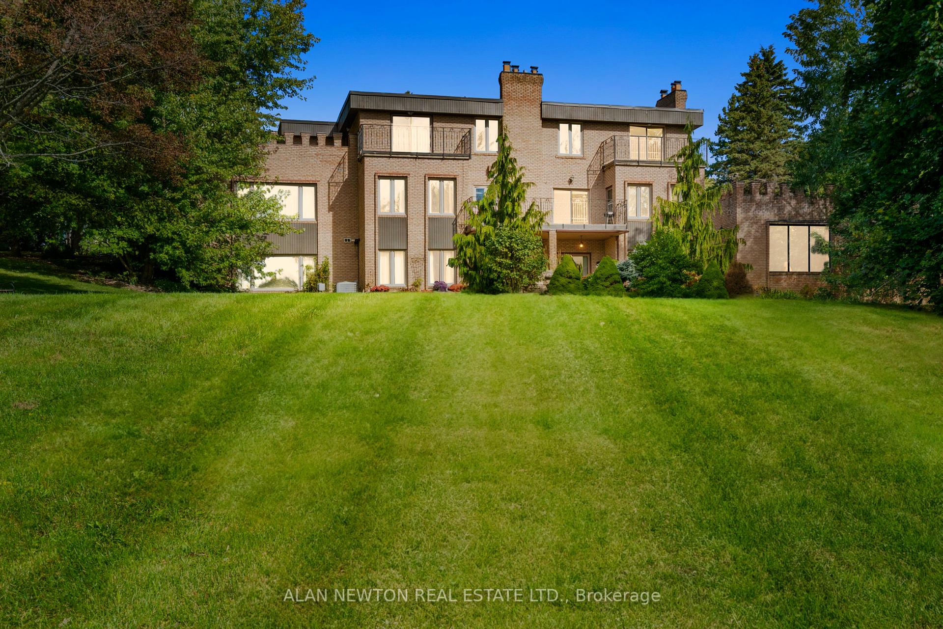 Photo 5 of 12 Blueberry Lane, King, King City — HOMEH