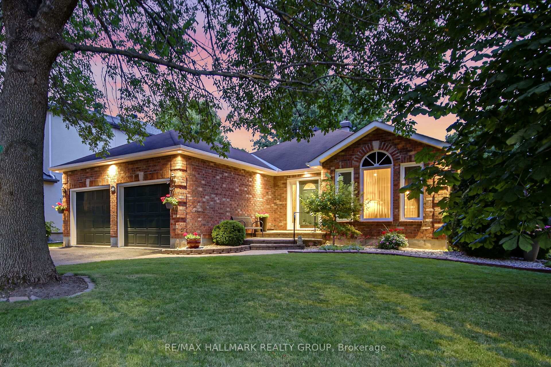 Photo 2 of 30 Langford Crescent, Ottawa, Kanata - Kanata Lakes/Heritage Hills — HOMEH