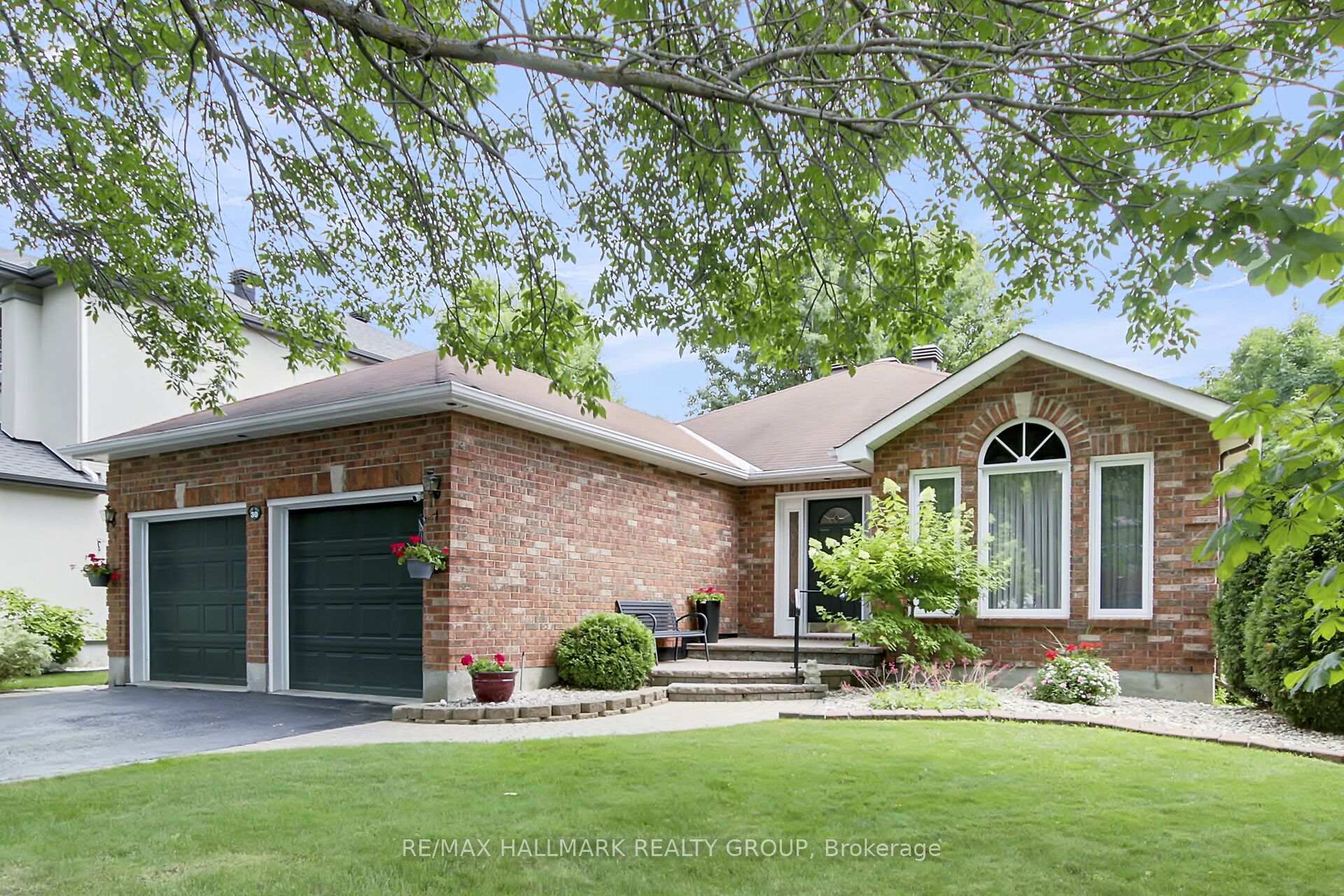 Photo 4 of 30 Langford Crescent, Ottawa, Kanata - Kanata Lakes/Heritage Hills — HOMEH