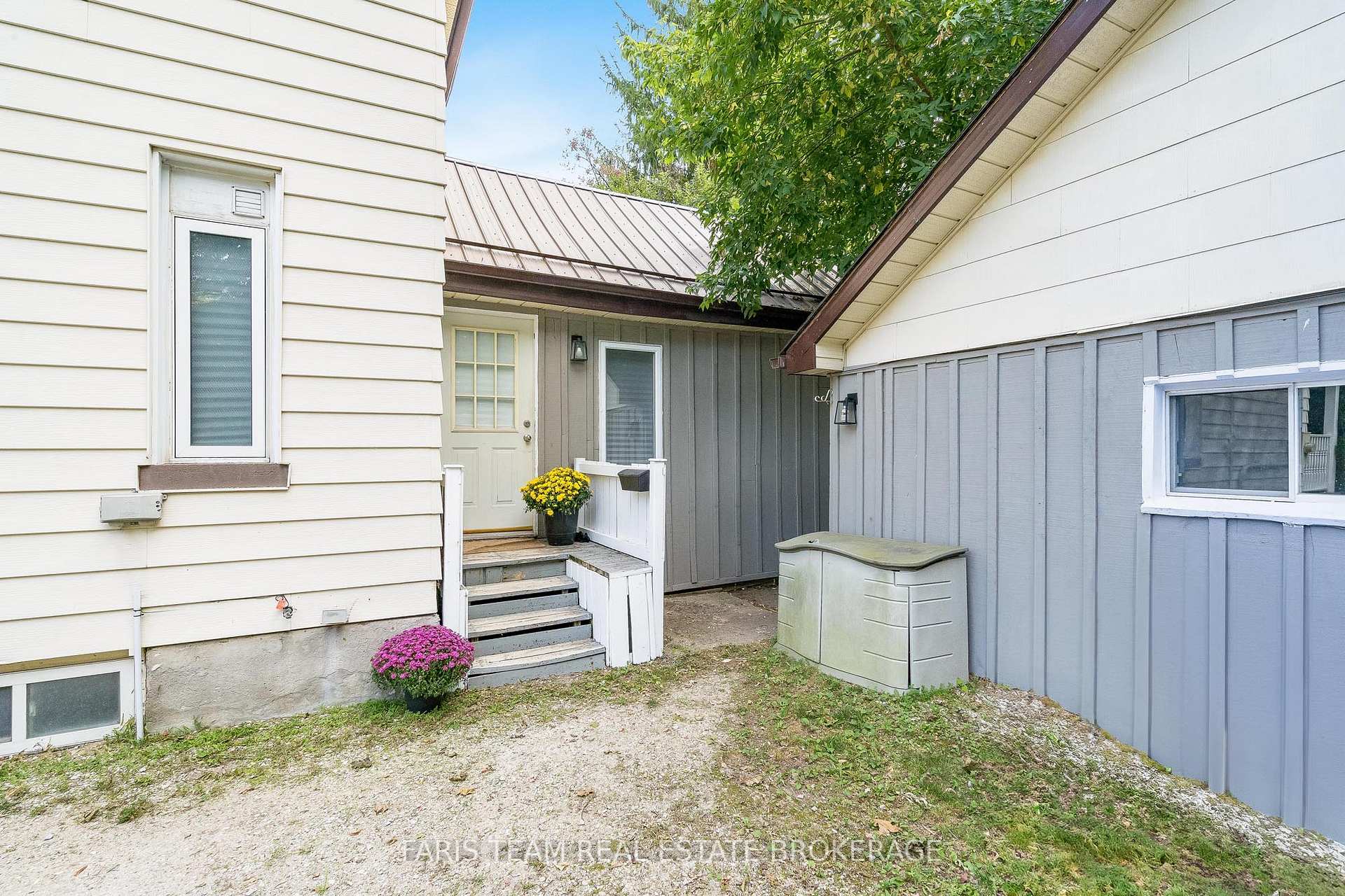Photo 3 of 3 John Drive, Innisfil, Cookstown — HOMEH