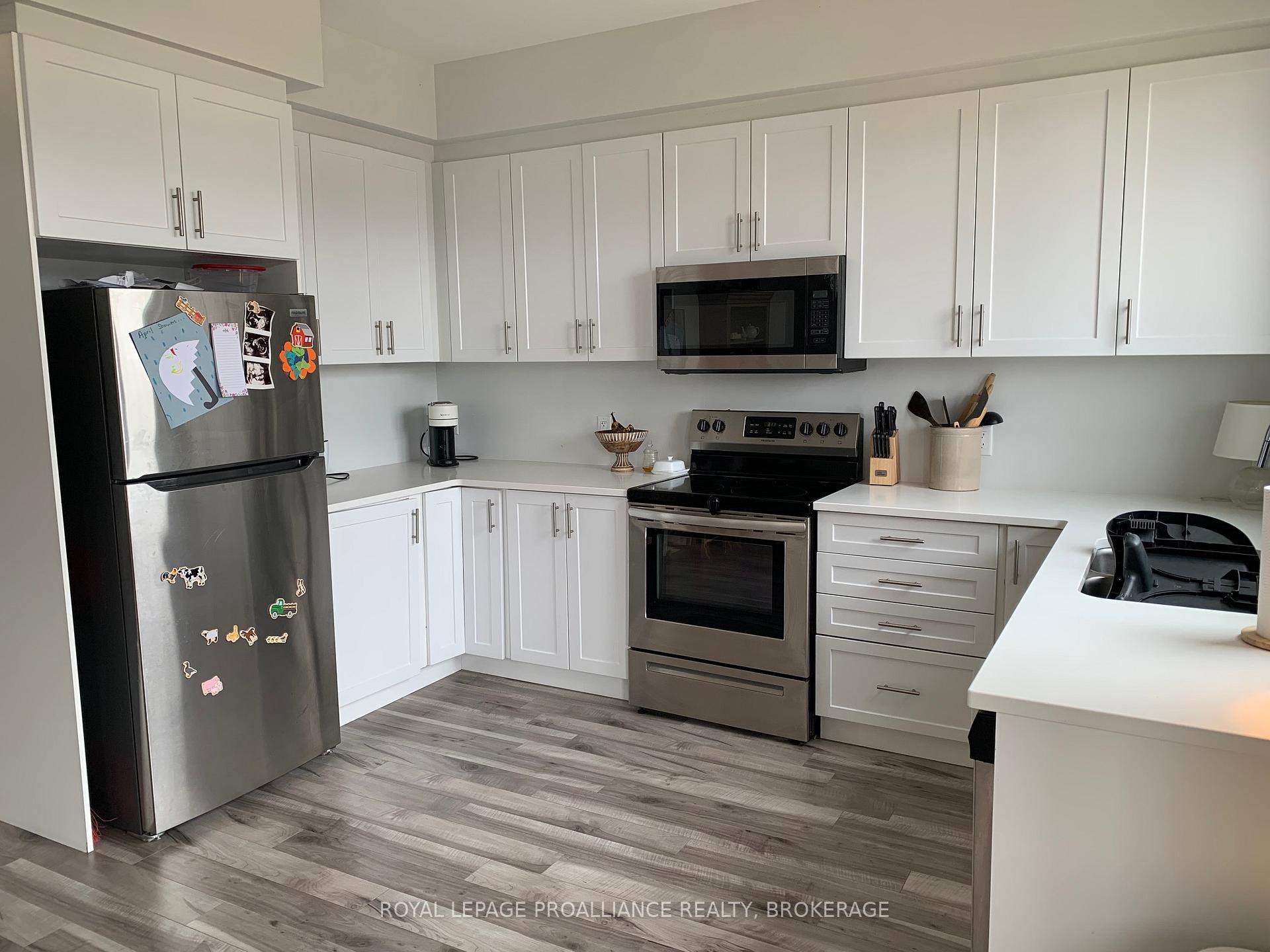 Photo 4 of 115 Superior Drive, Loyalist, Amherstview — HOMEH