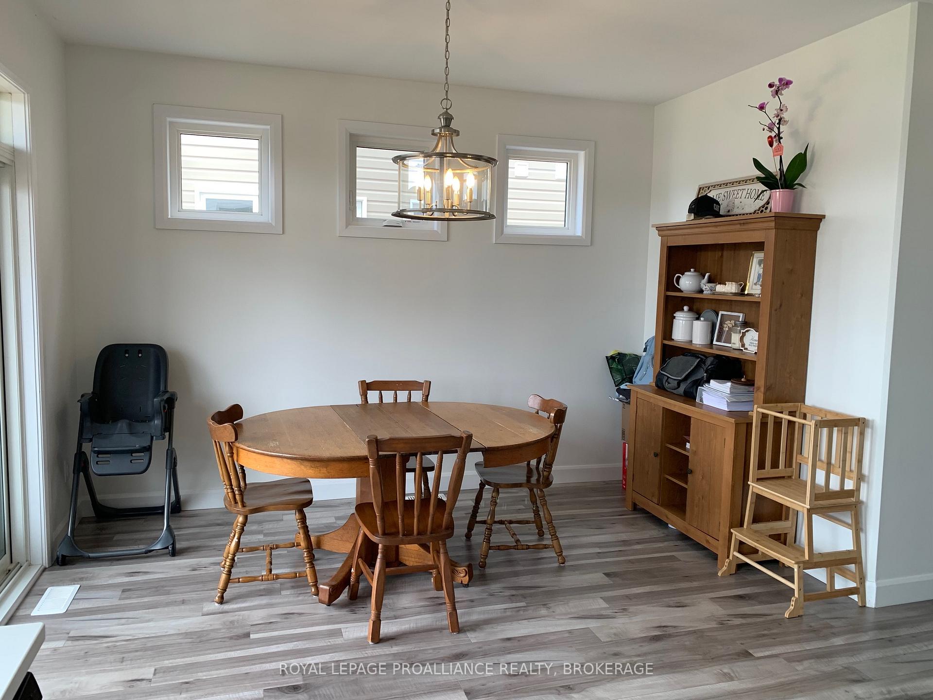 Photo 5 of 115 Superior Drive, Loyalist, Amherstview — HOMEH