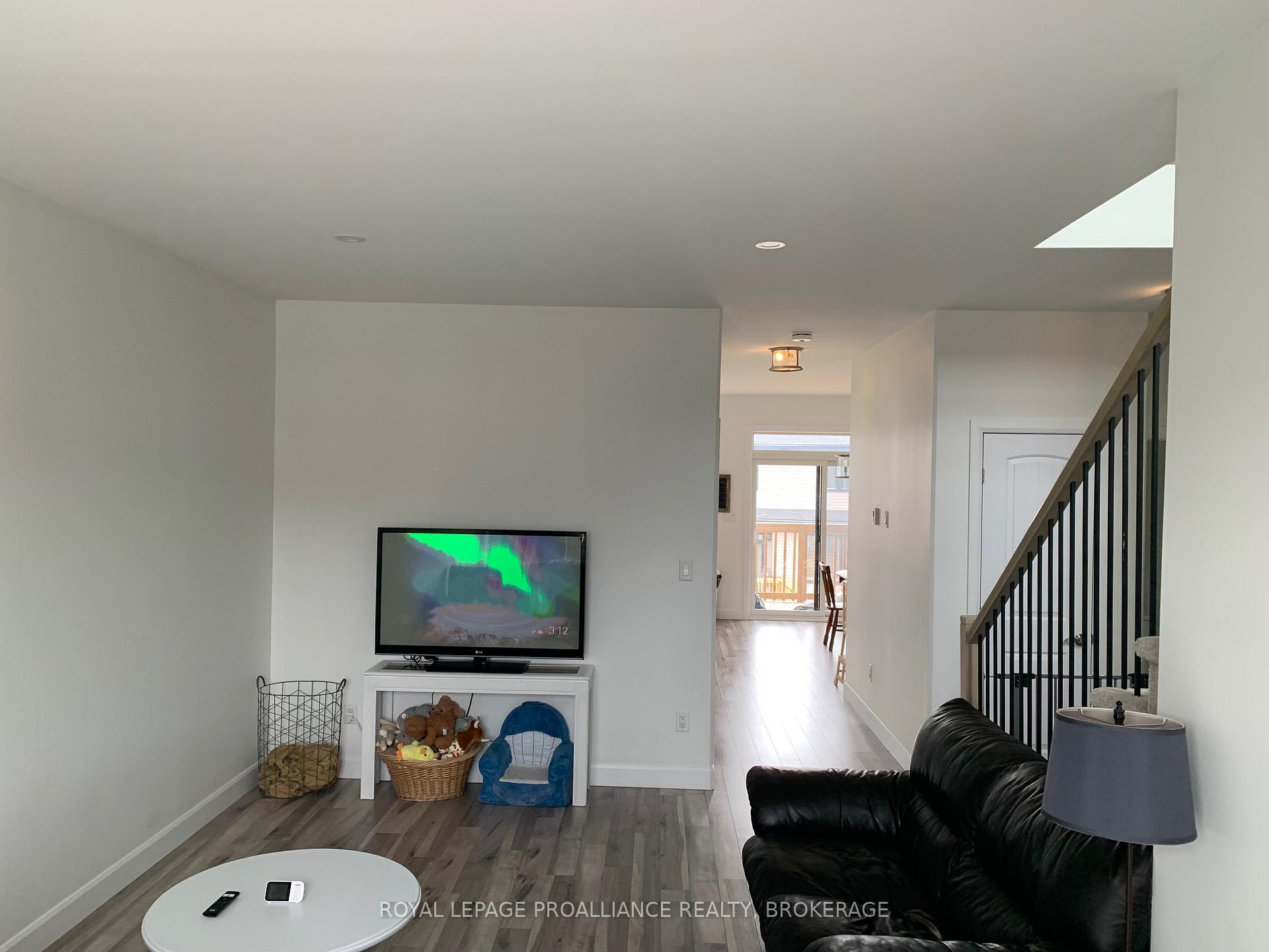 Photo 6 of 115 Superior Drive, Loyalist, Amherstview — HOMEH